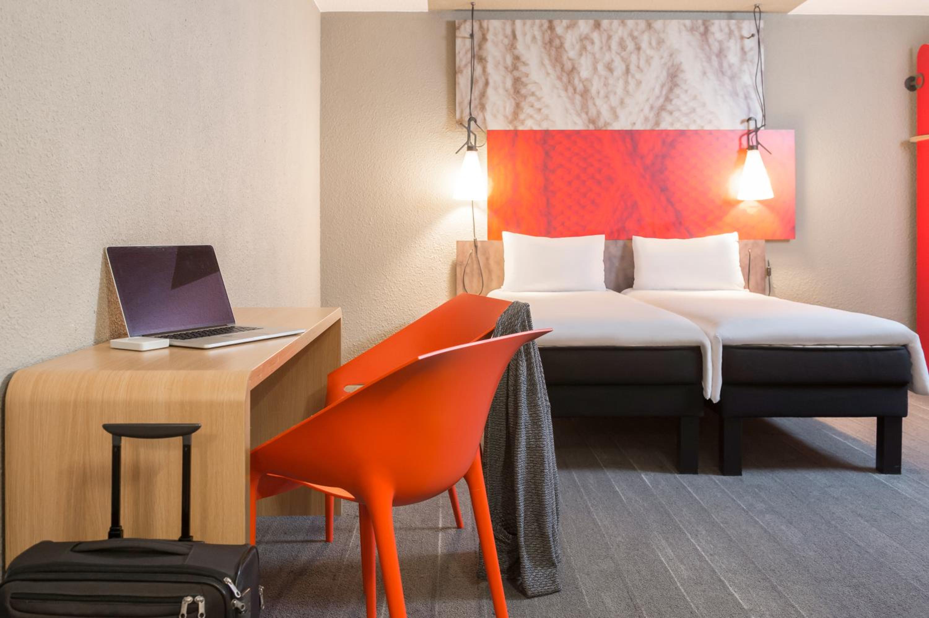 Standard Twin Room - Photo 8