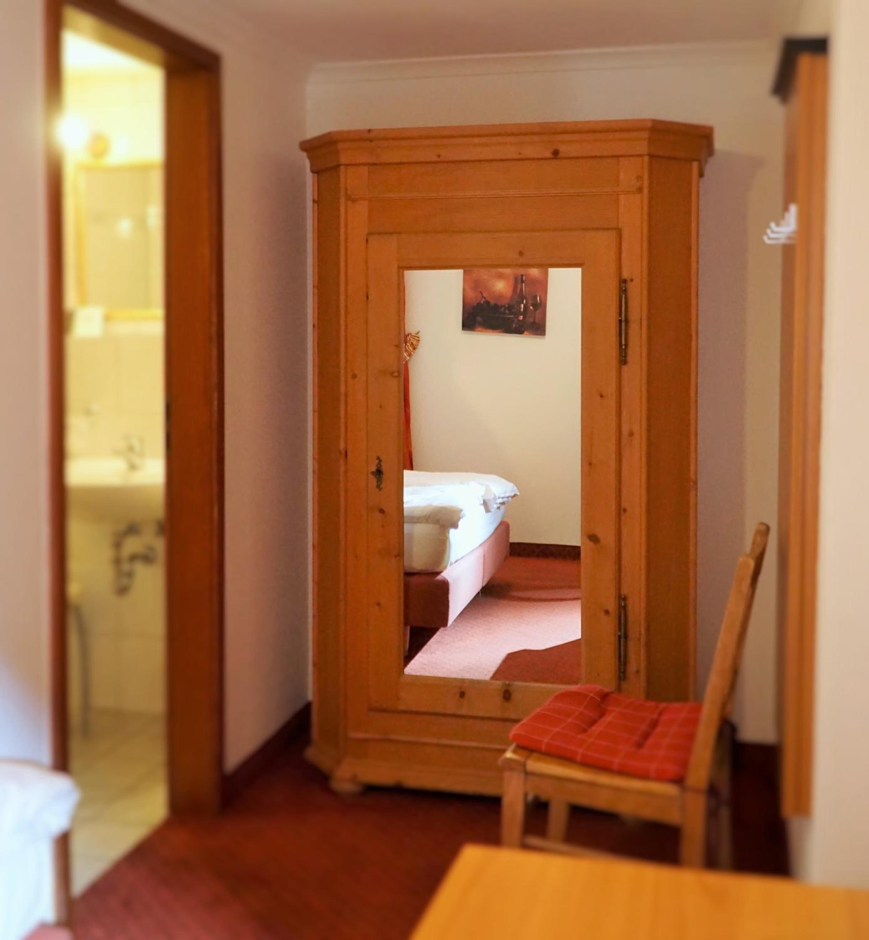 Small Double Room - Photo 1