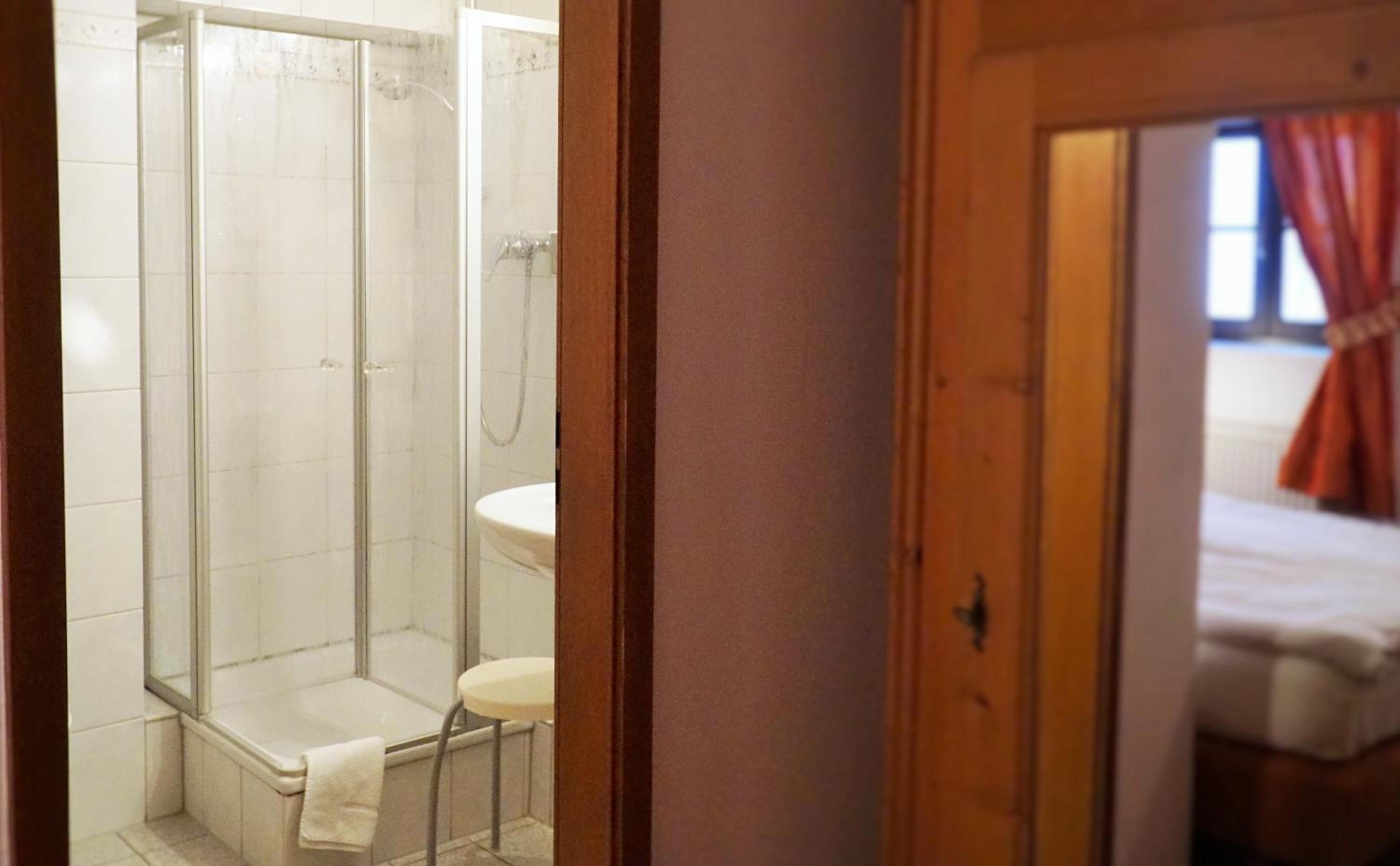 Small Double Room - Photo 2