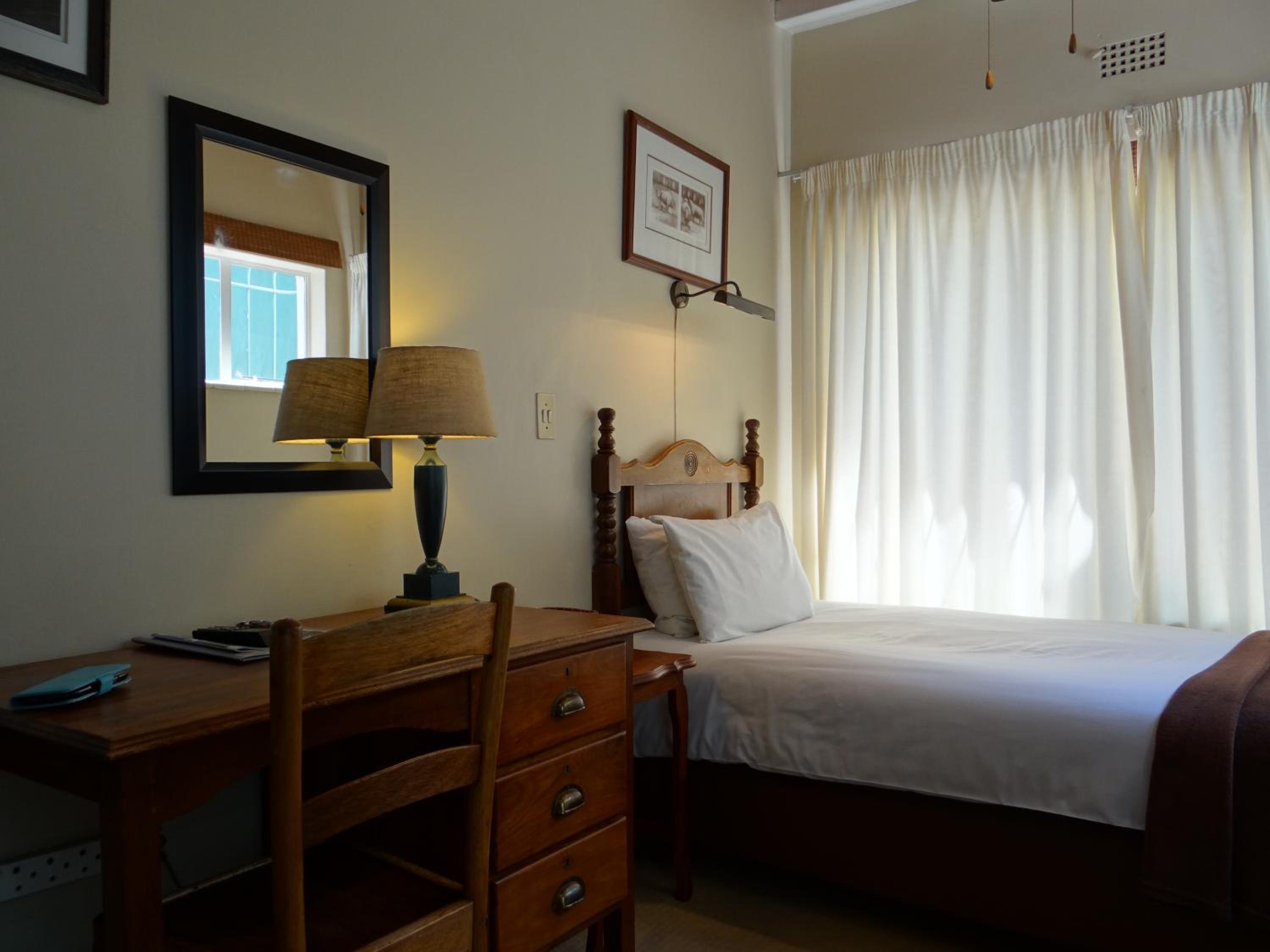 Single Room photo 2
