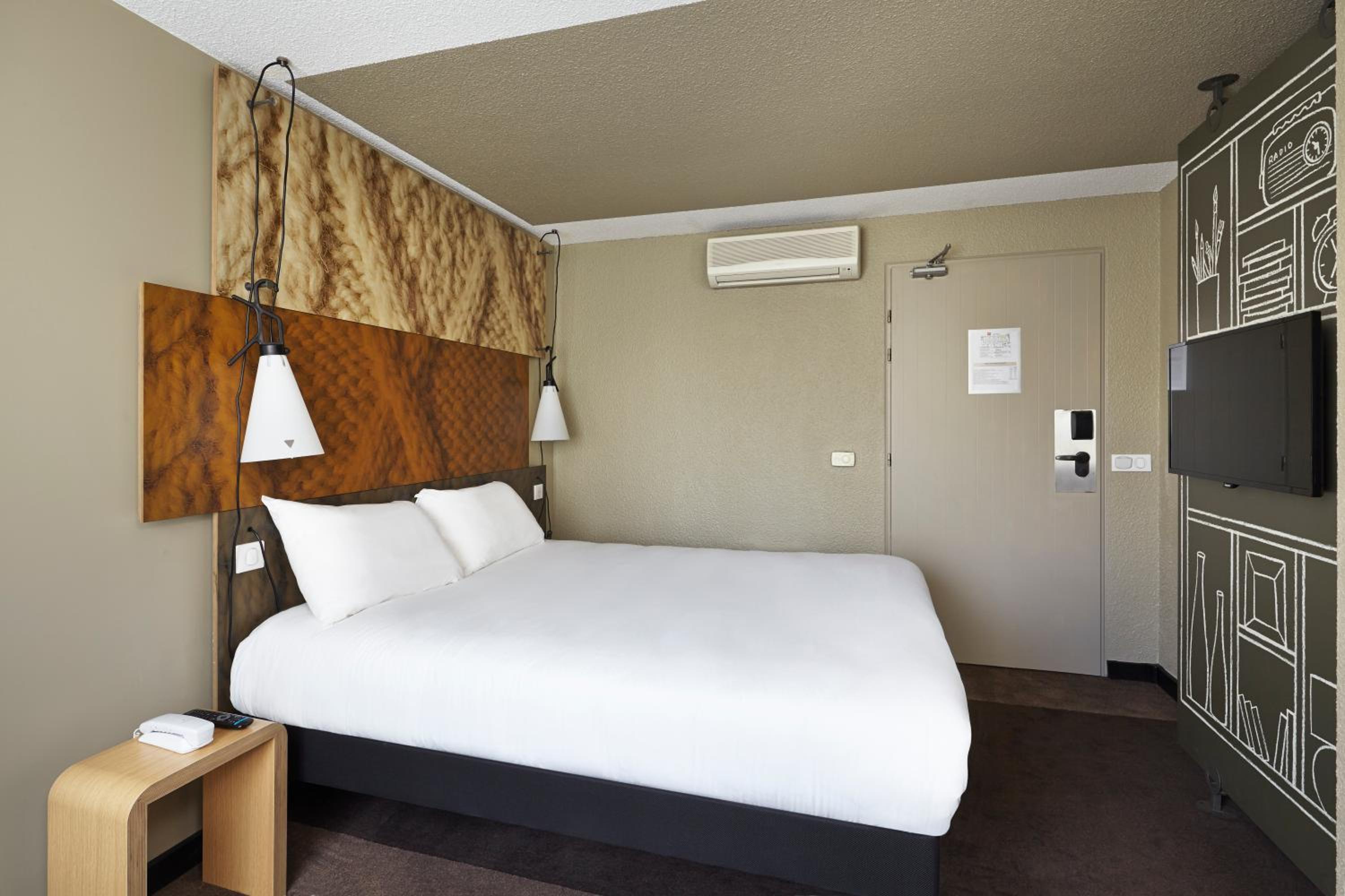 Standard Twin Room - Photo 2
