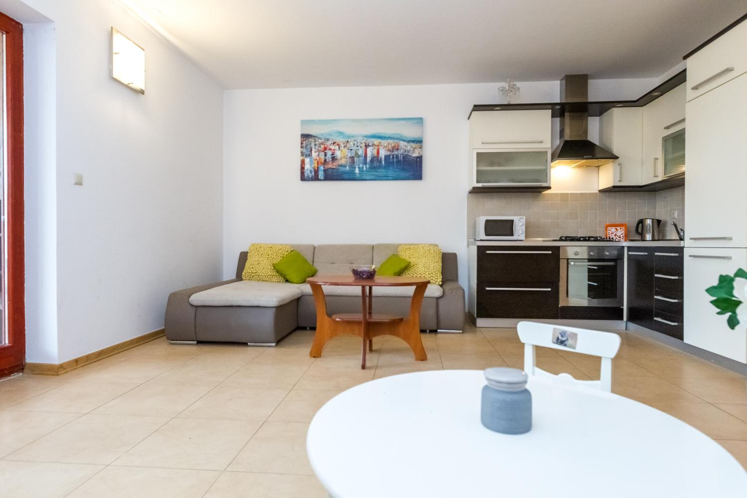 Comfort Two-Bedroom Apartment with Terrace photo 2