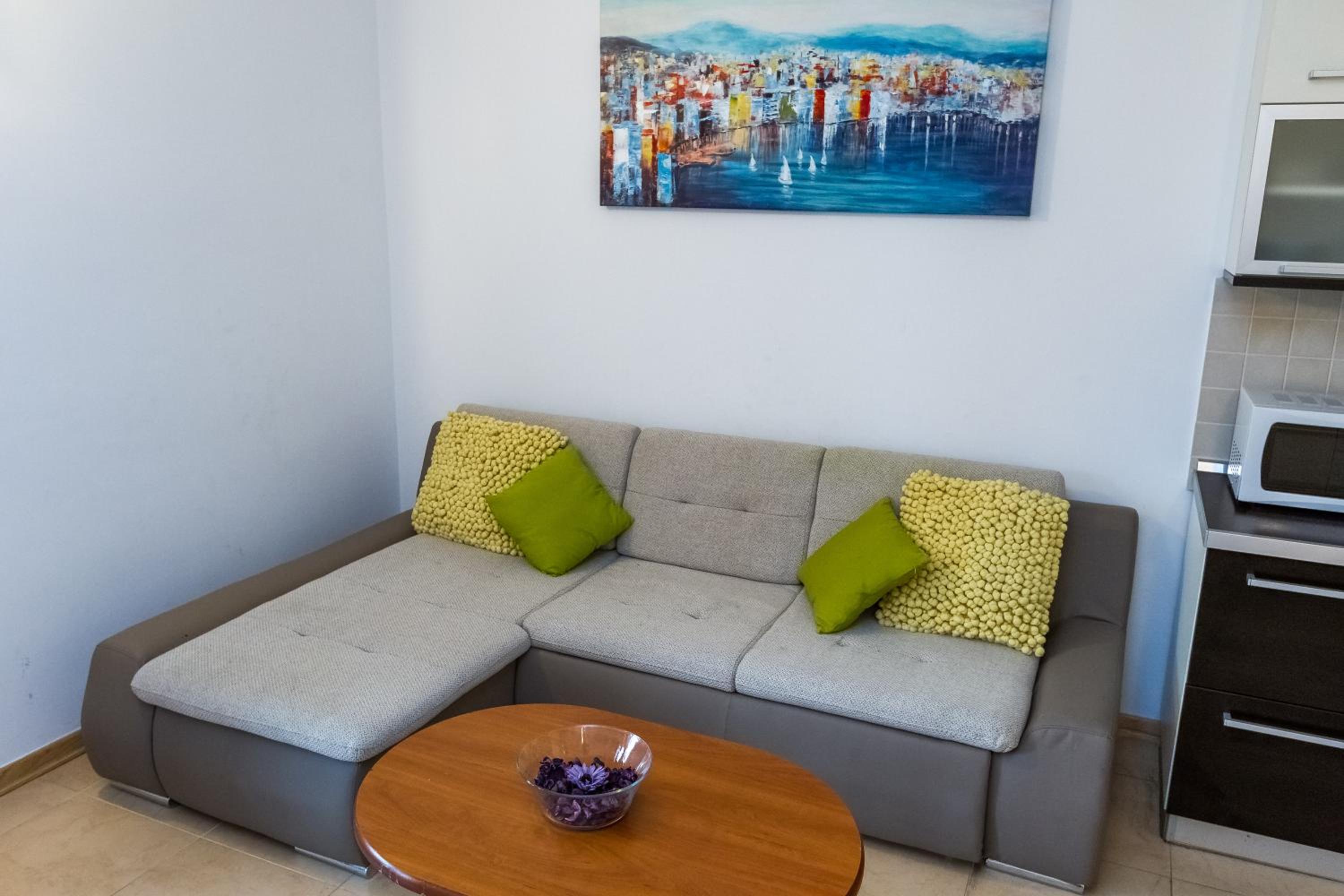 Comfort Two-Bedroom Apartment with Terrace photo 1
