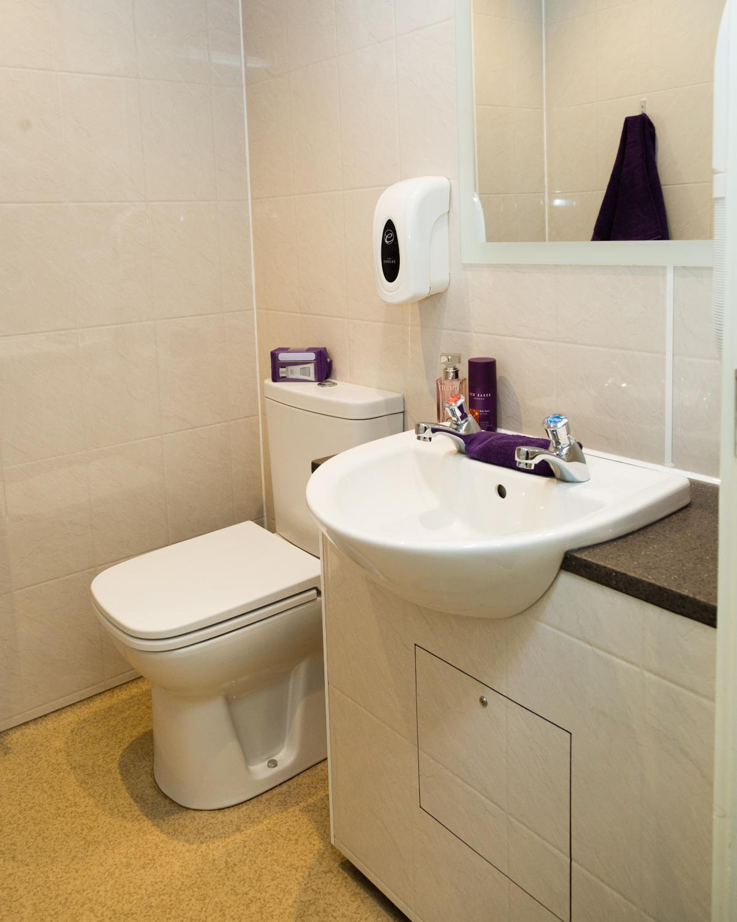 Single Room - Photo 2