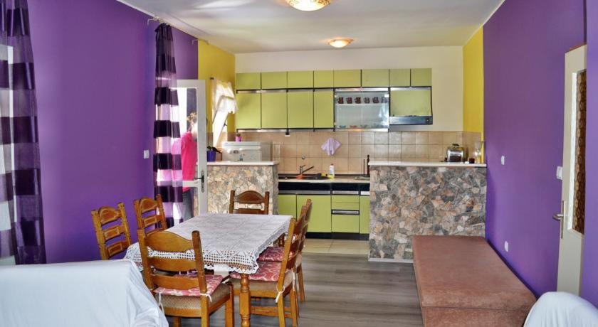 Apartment with Balcony - Photo 2
