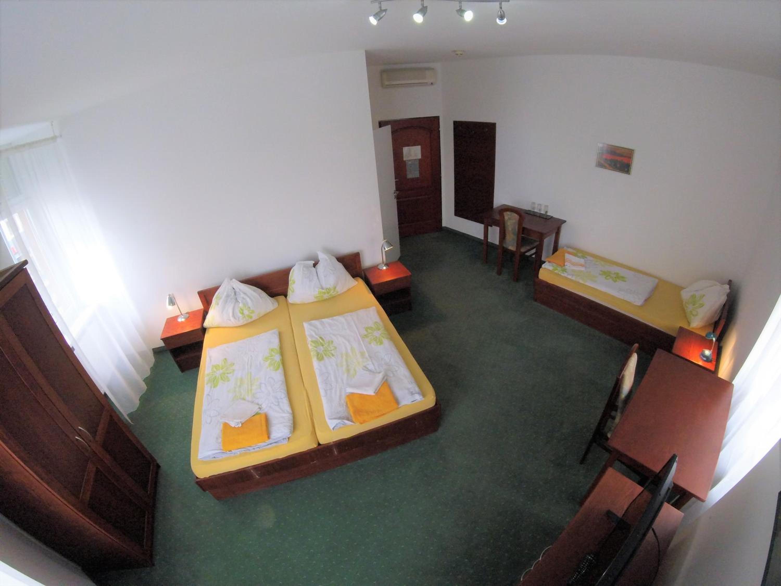 Triple Room