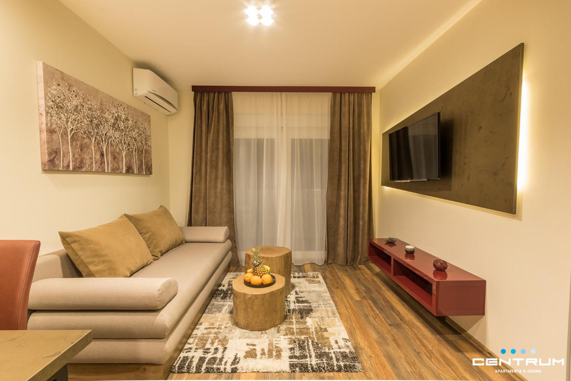 Deluxe King Suite photo 3