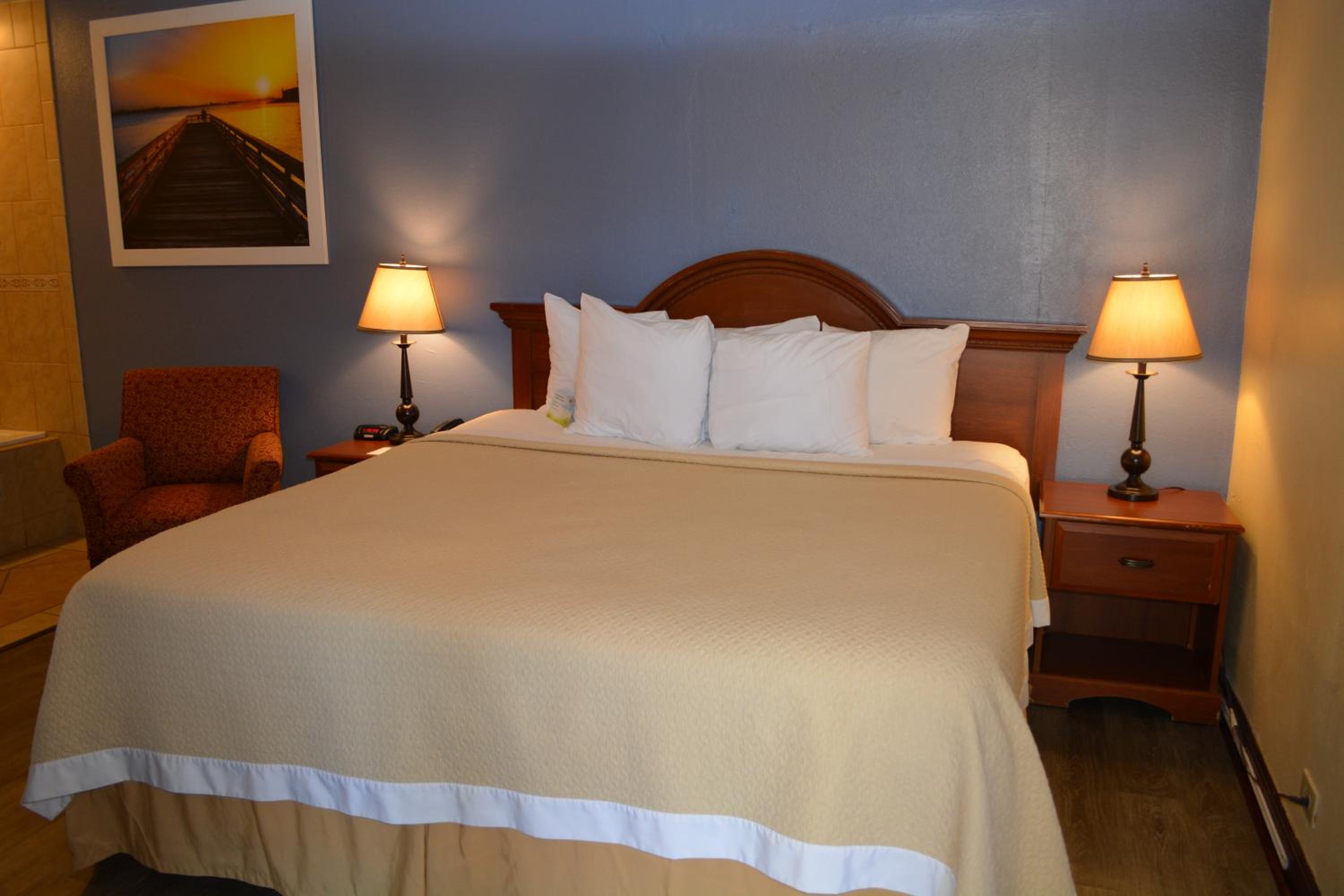 King Studio Suite - Non-Smoking - Photo 7
