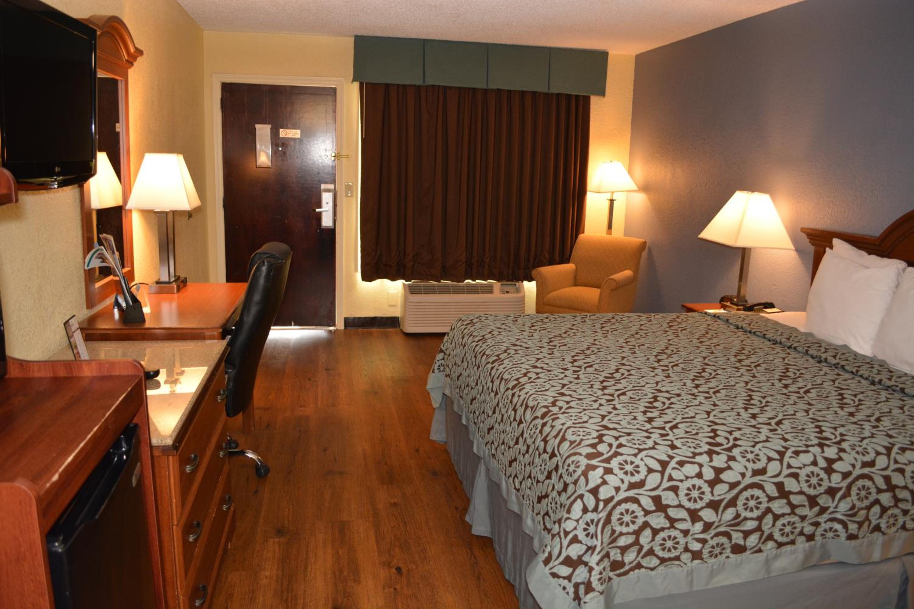 King Room - Disability Access/Non-Smoking - Photo 1