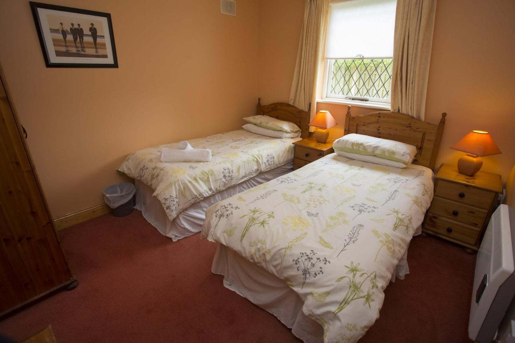 Three-Bedroom House photo 3