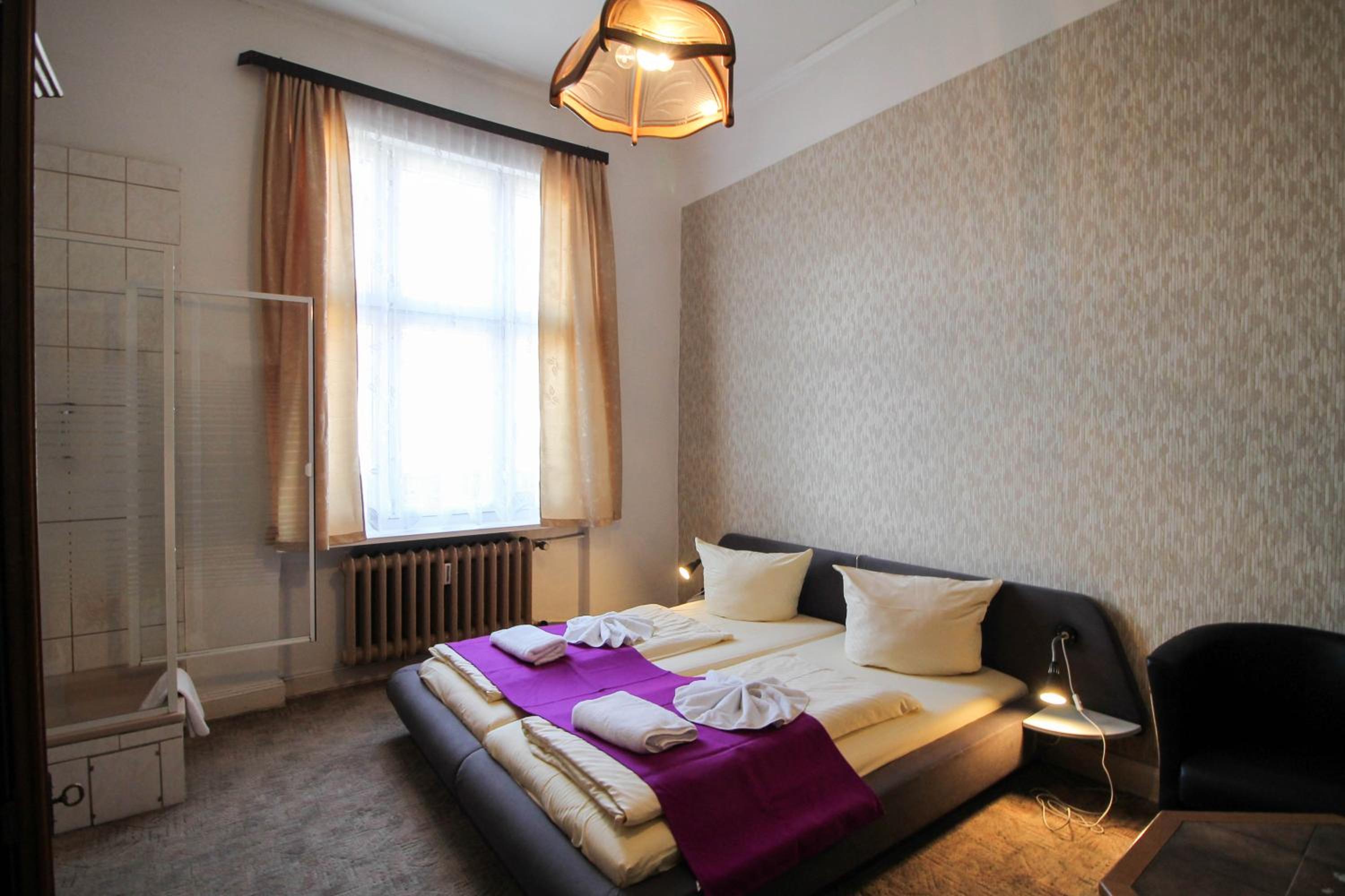 Double Room with shared toilet and private shower photo 1