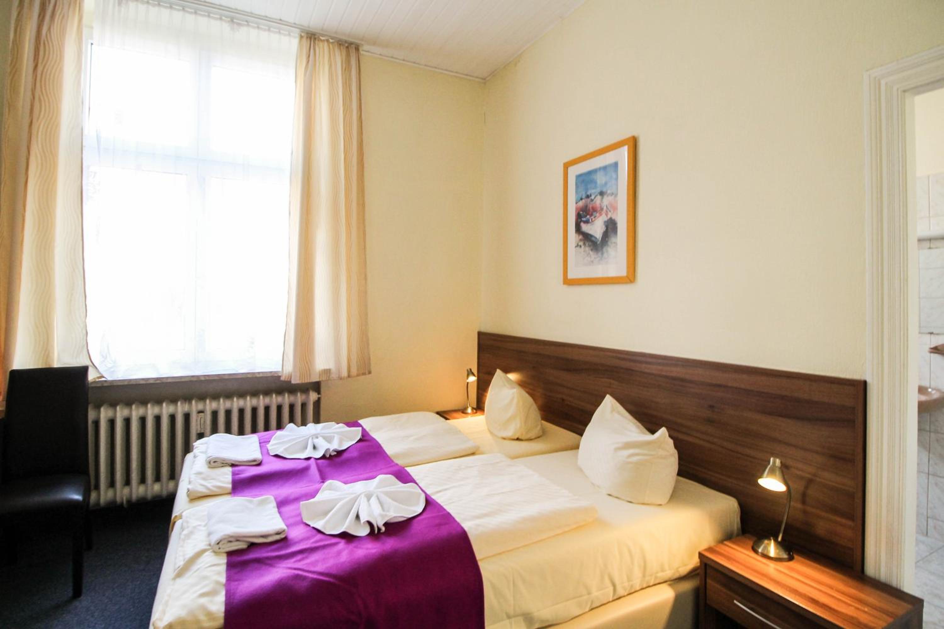 Double or Twin Room photo 2