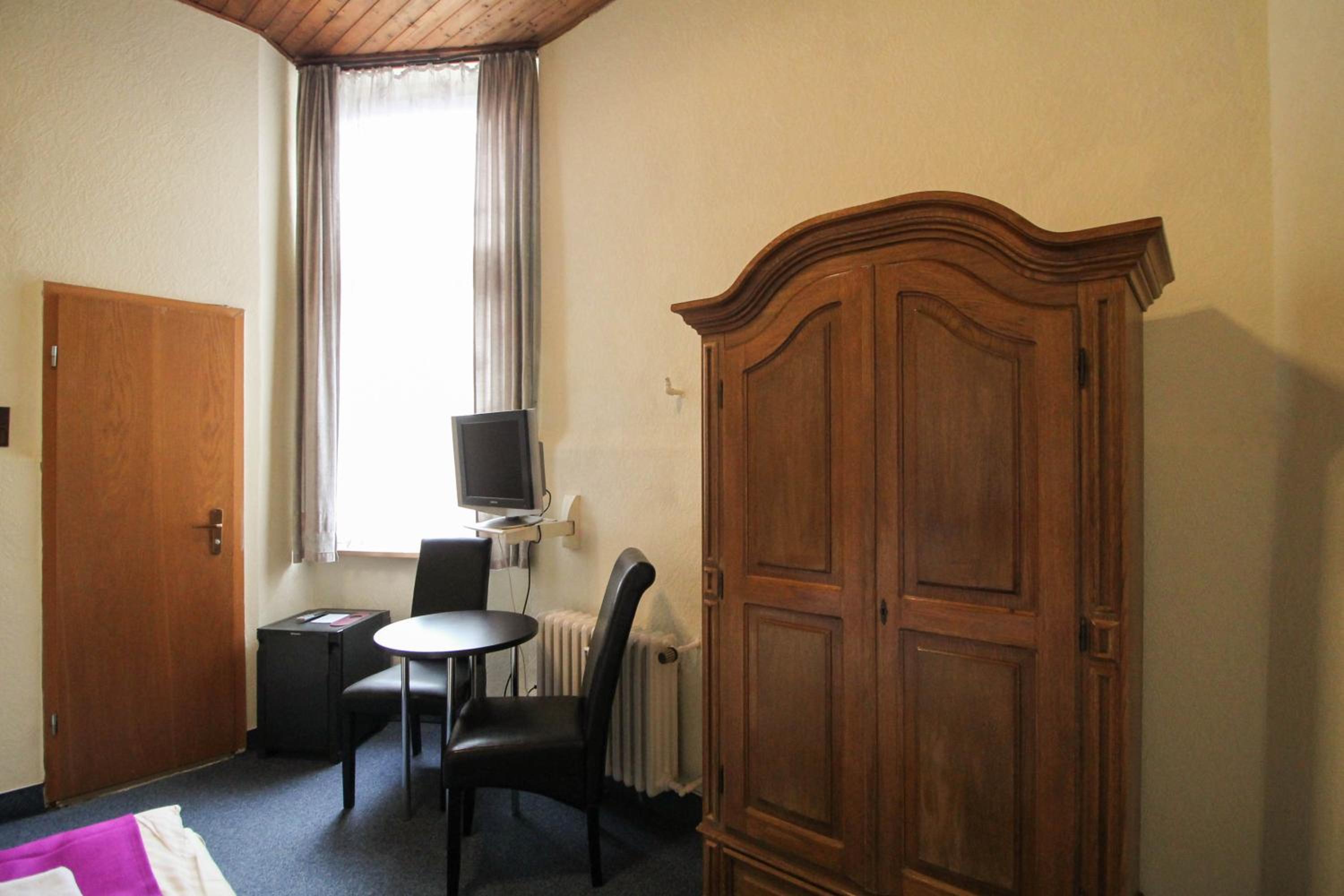 Single Room photo 2