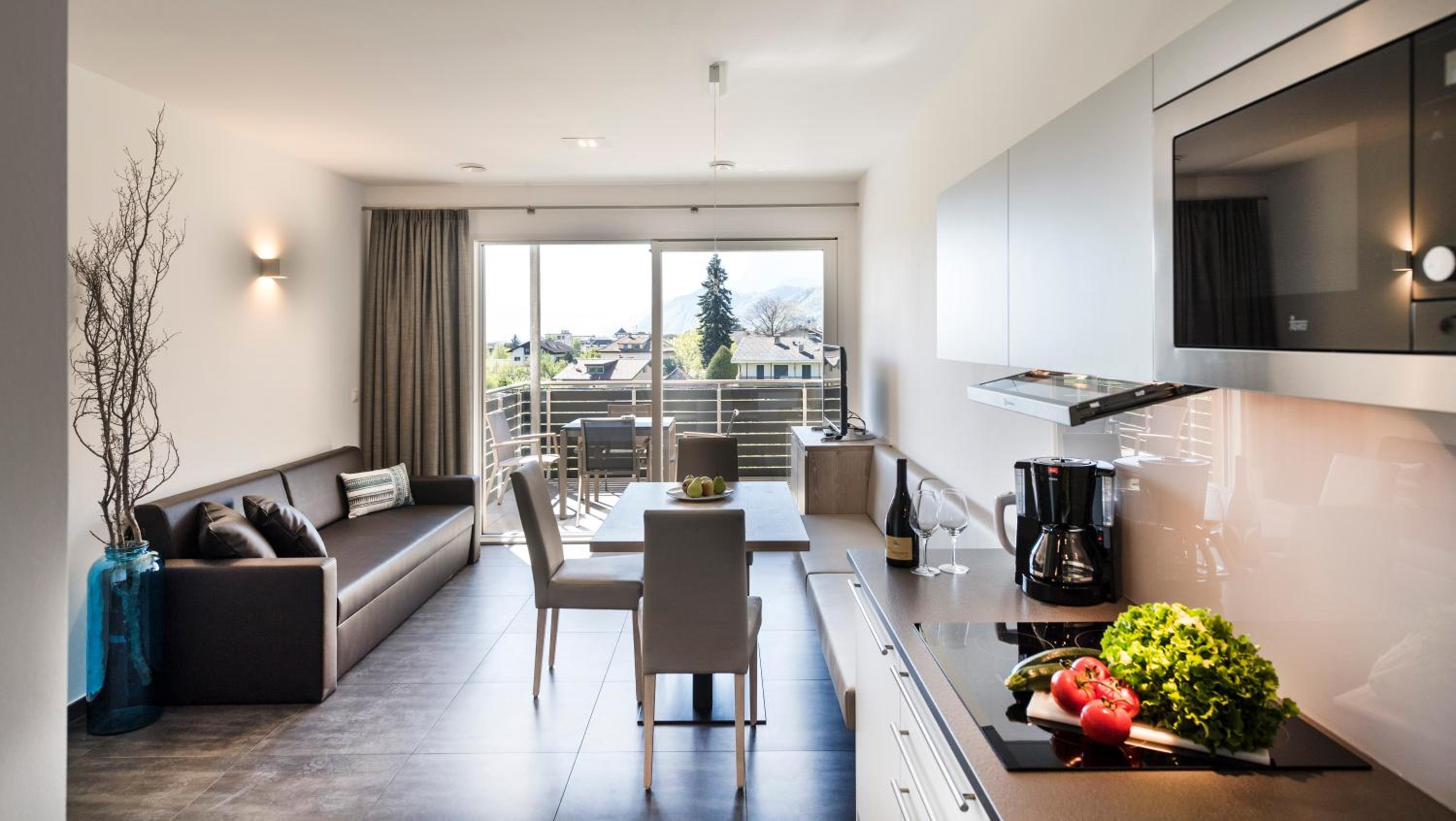 Two-Bedroom Apartment with Pool View photo 1