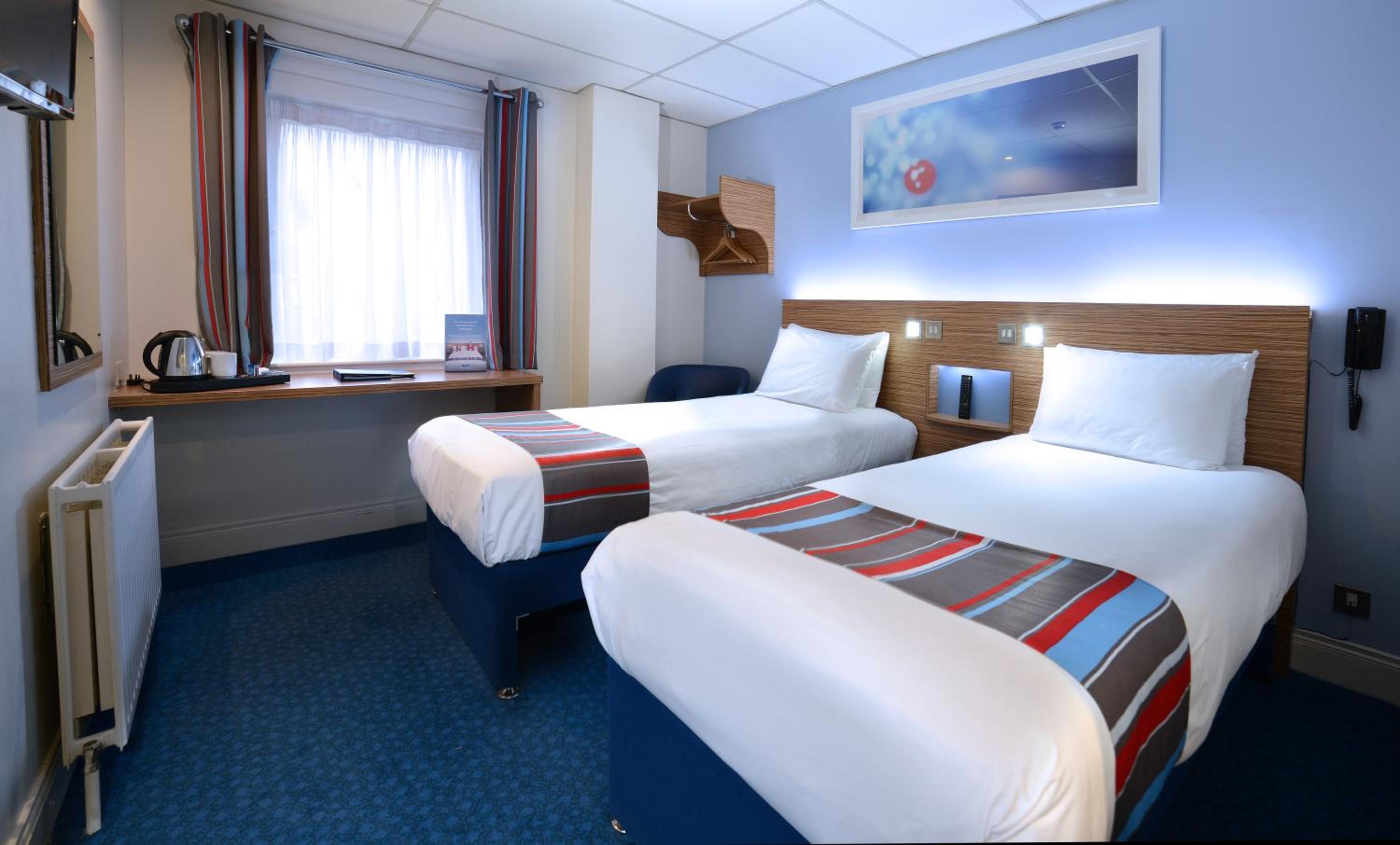 Twin Room - Photo 1