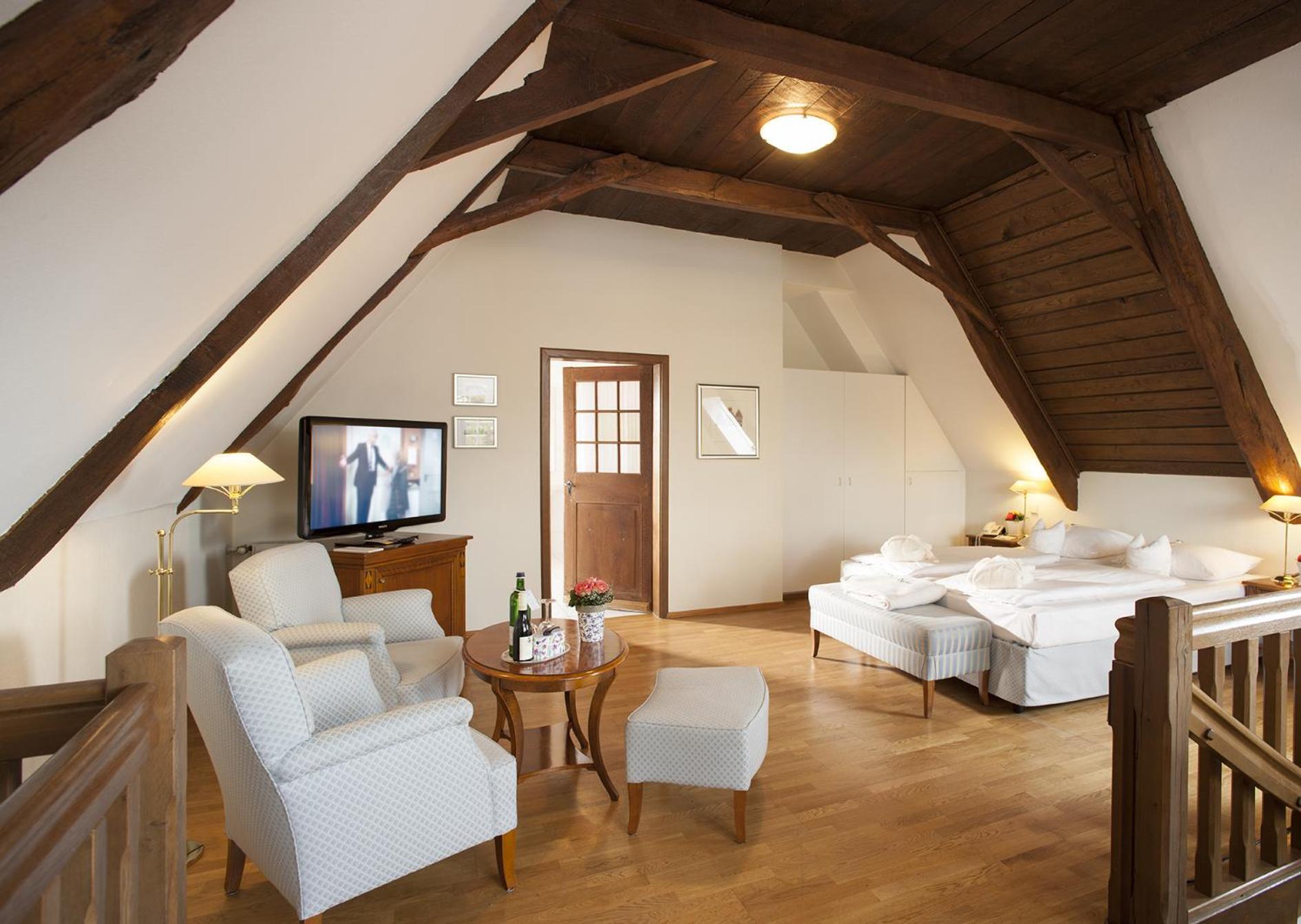 Suite - Photo 9