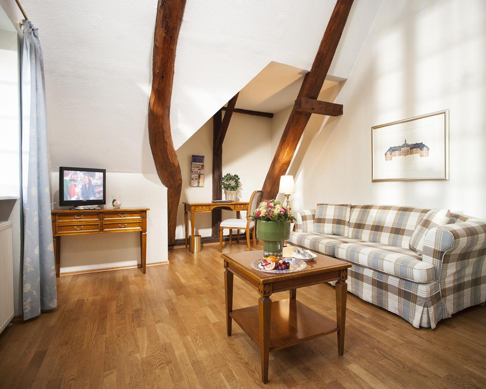 Suite - Photo 8