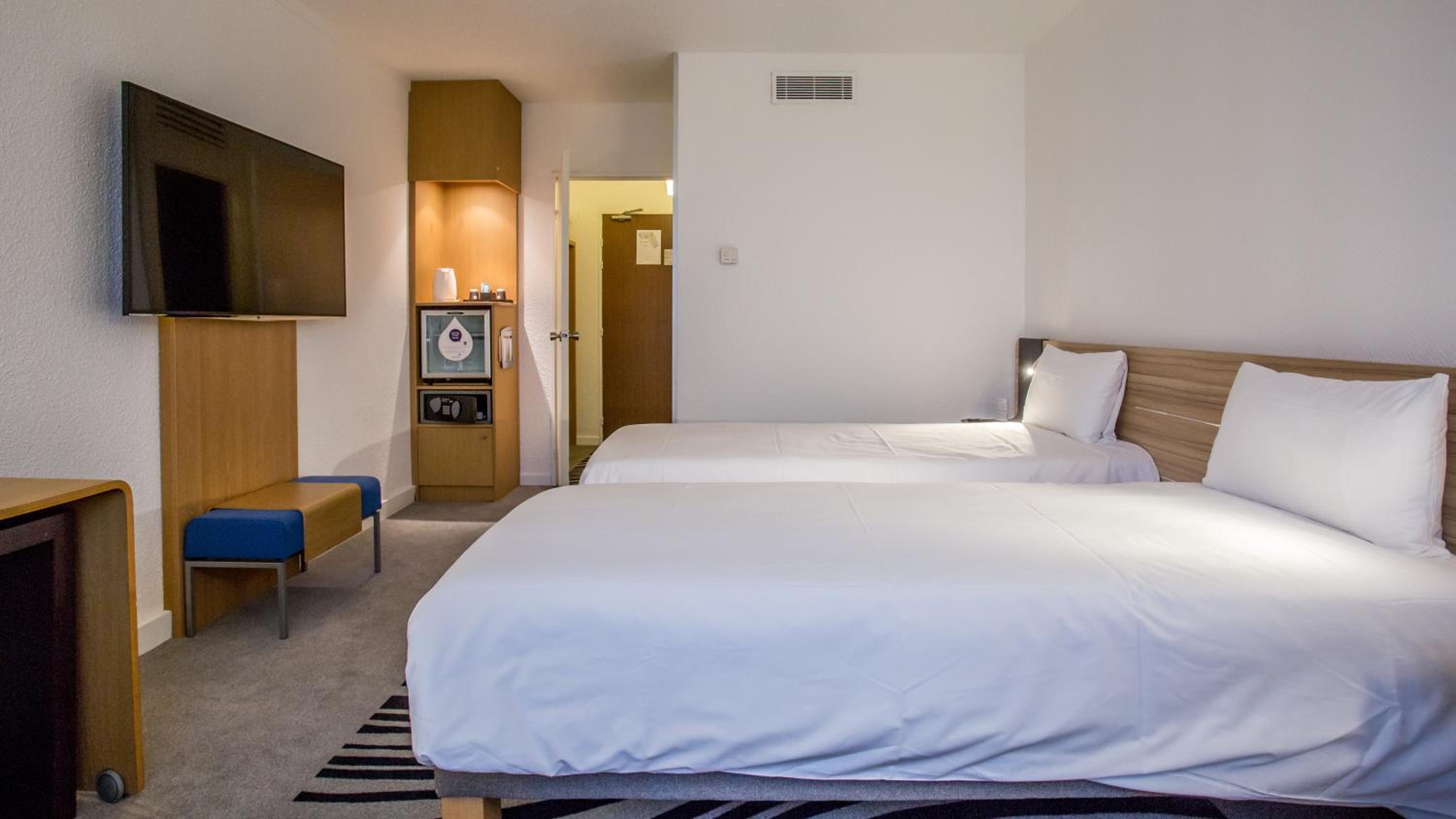 Standard Double/Twin Room - Photo 5