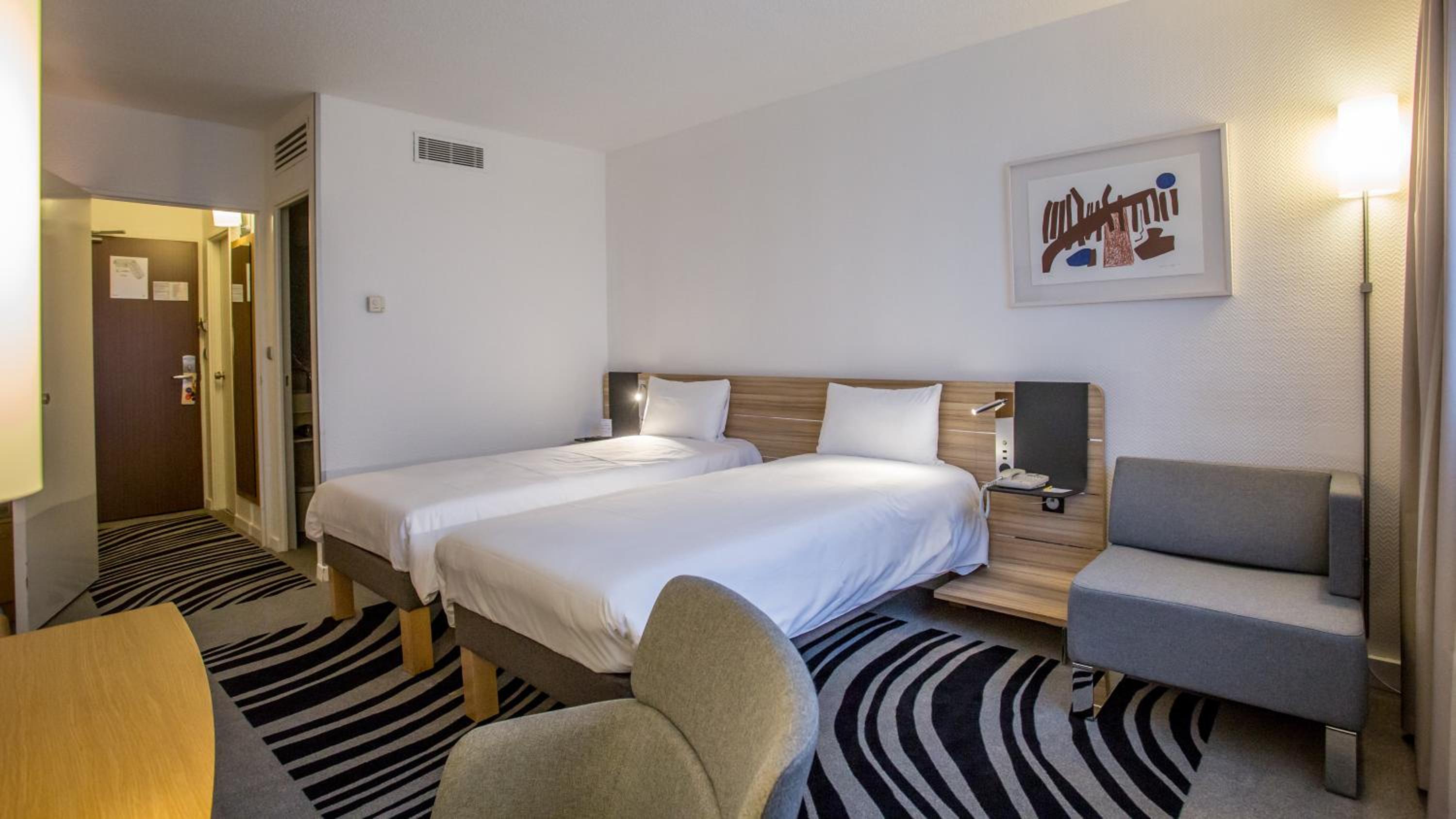 Standard Double/Twin Room - Photo 6