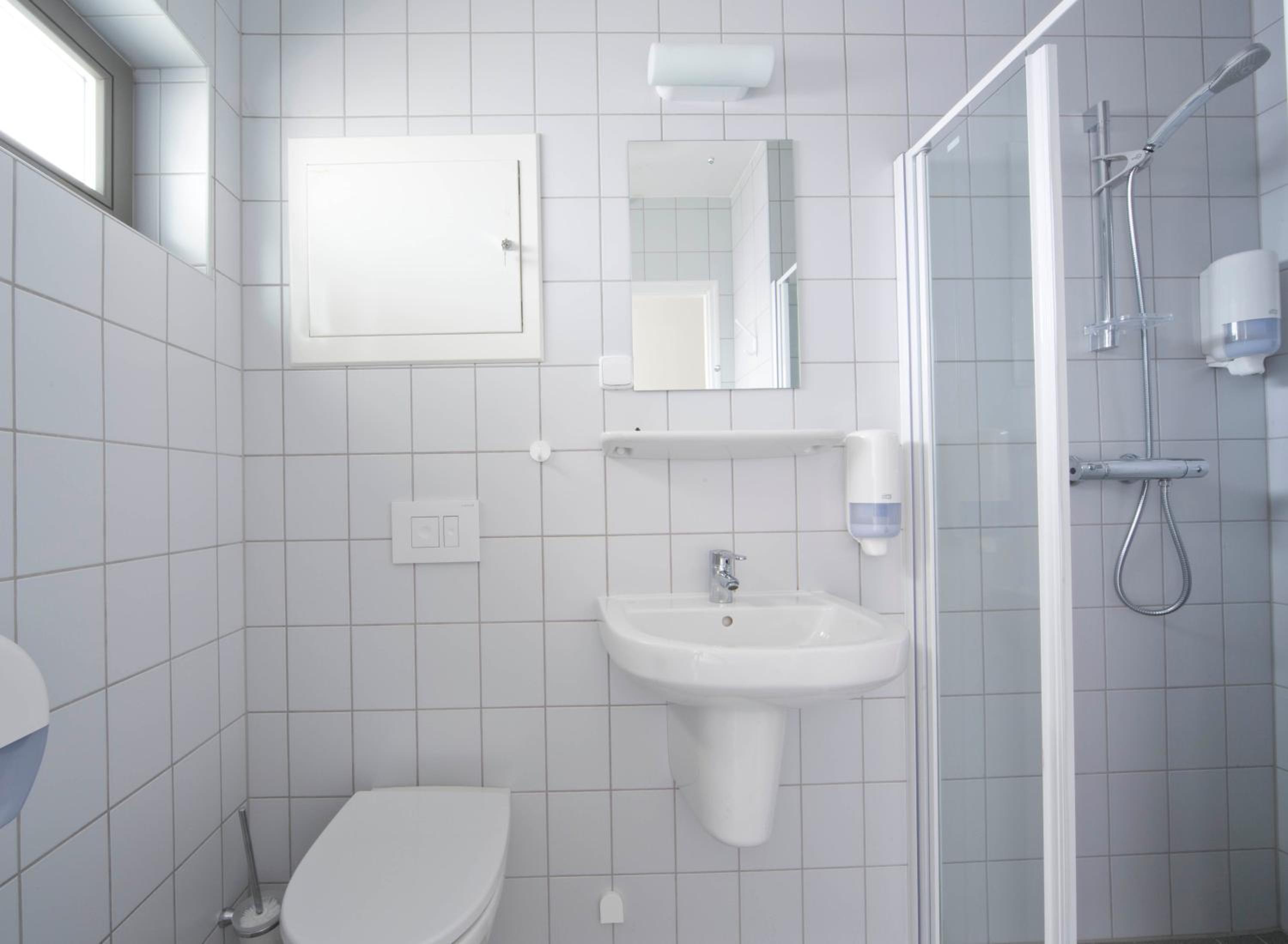 Single Room with Bathroom photo 2