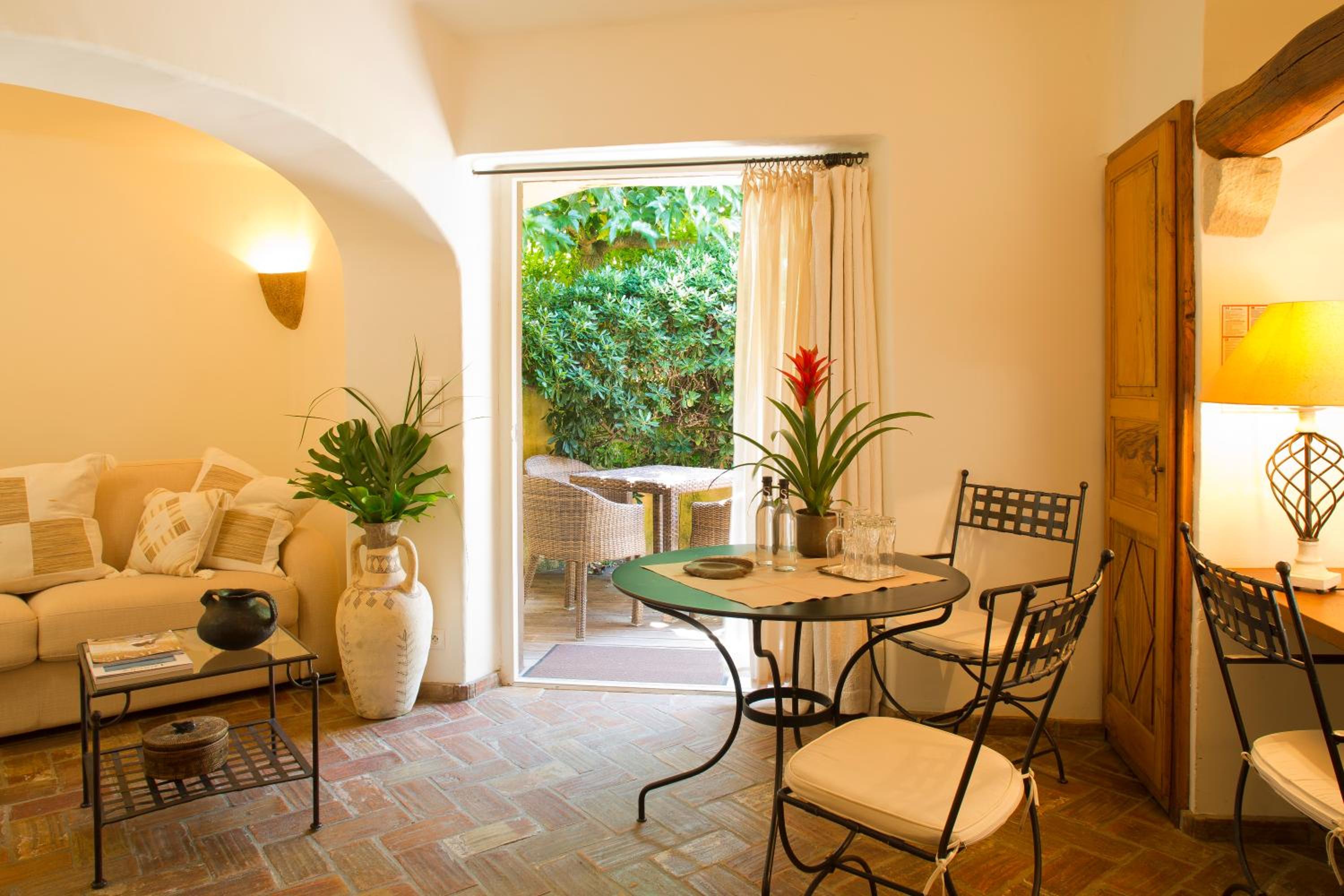 Suite with Garden View