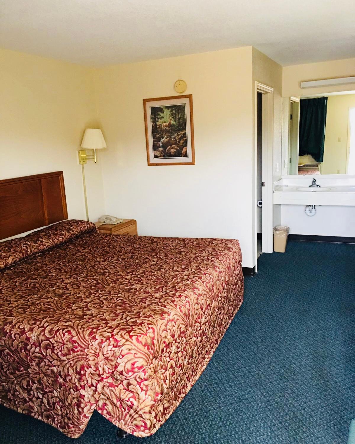 Standard King Room photo 1
