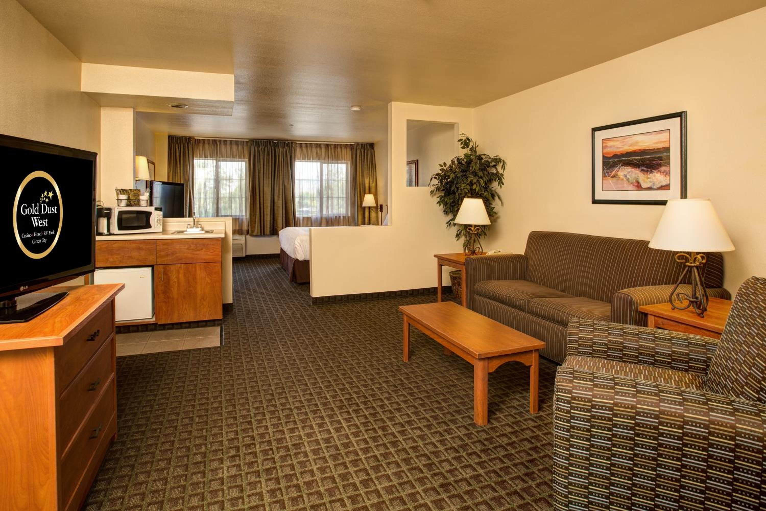 Junior King Suite - Photo 3