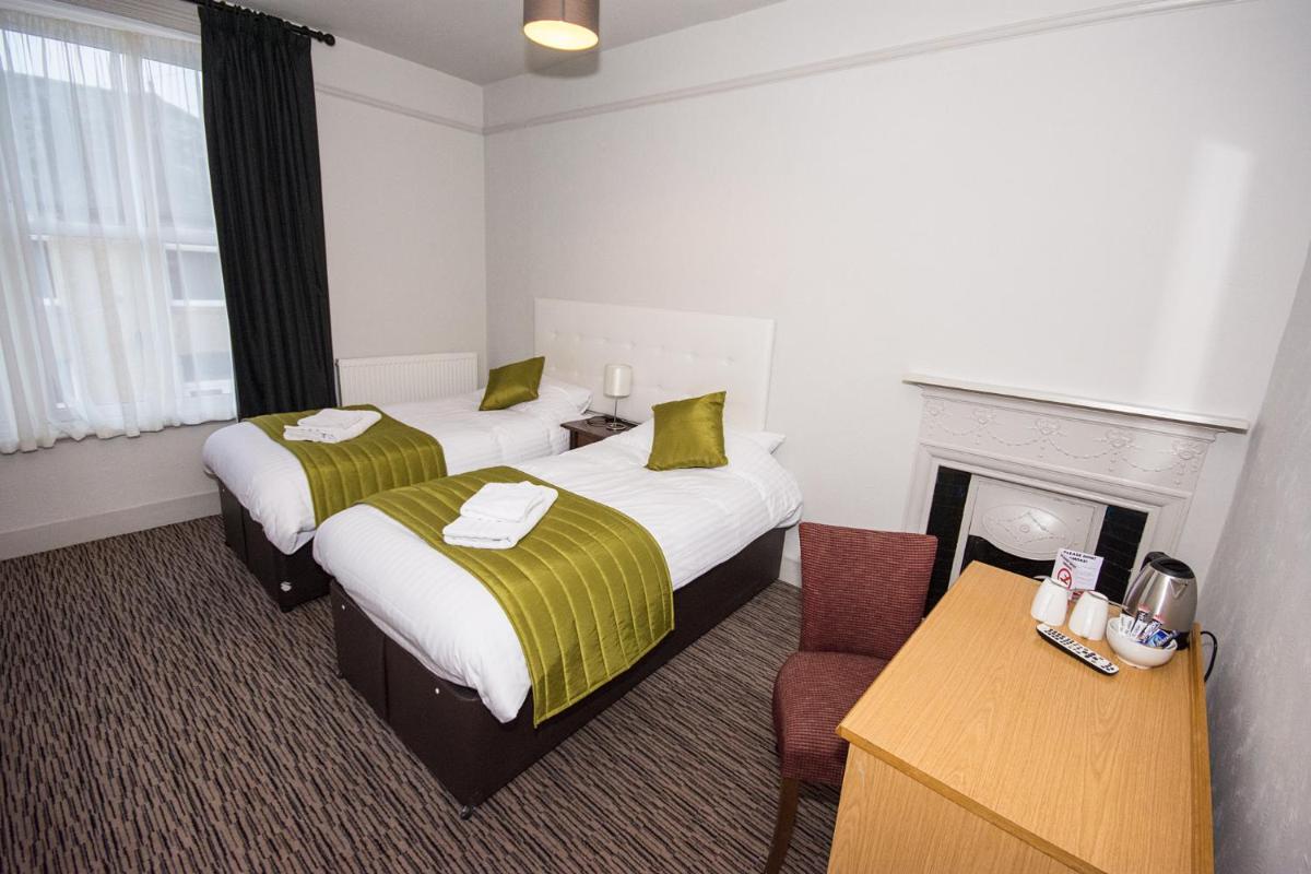 Twin Room with Shared Bathroom