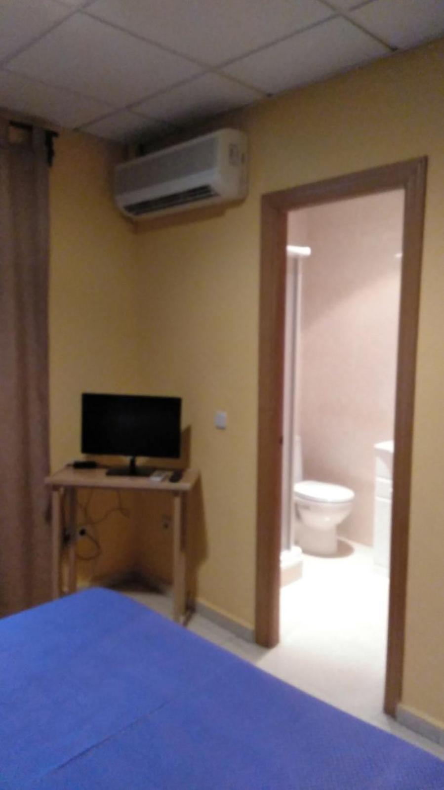 Standard Double Room - Photo 7