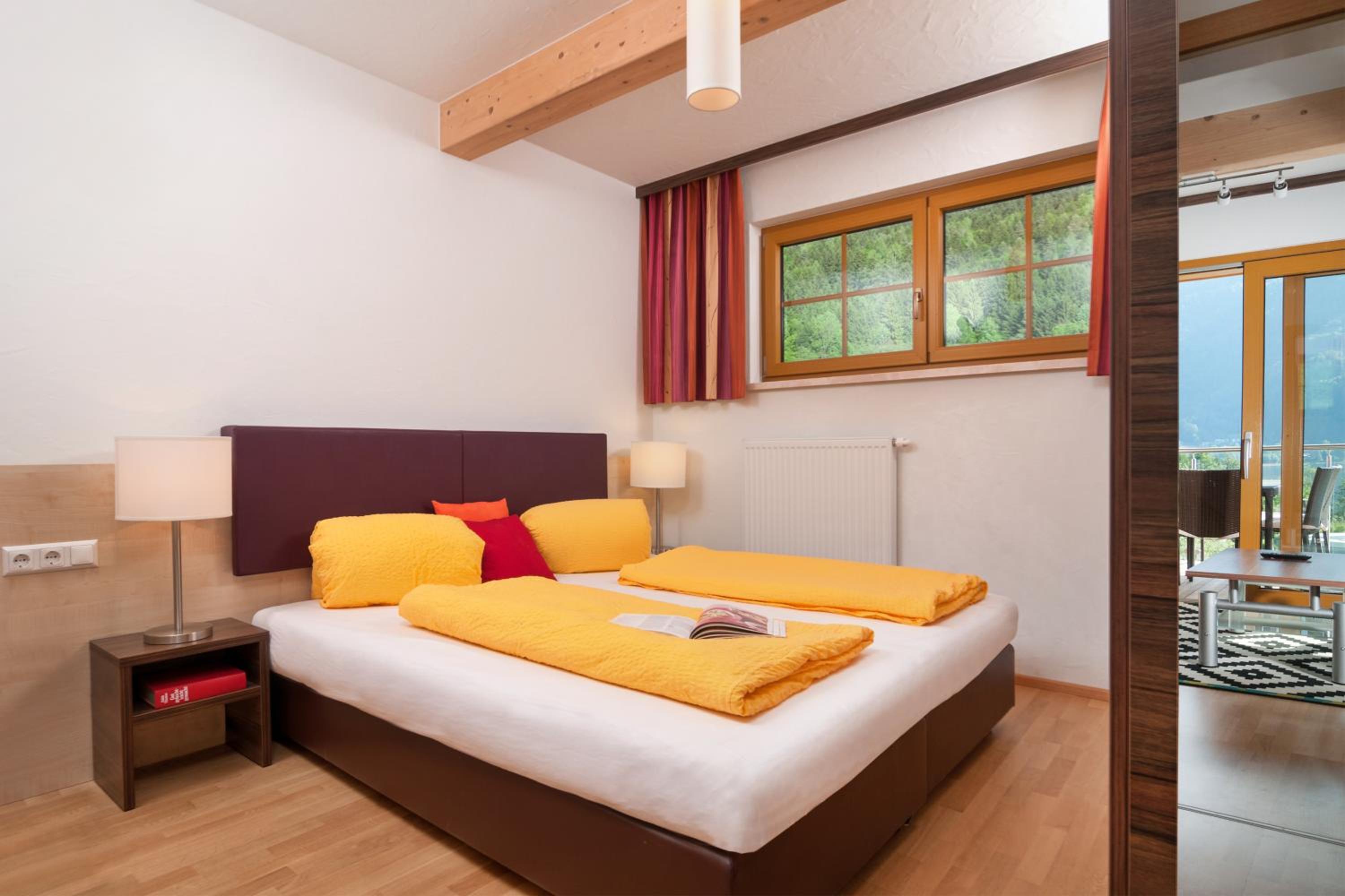 Two-Bedroom Apartment with Lake View photo 3