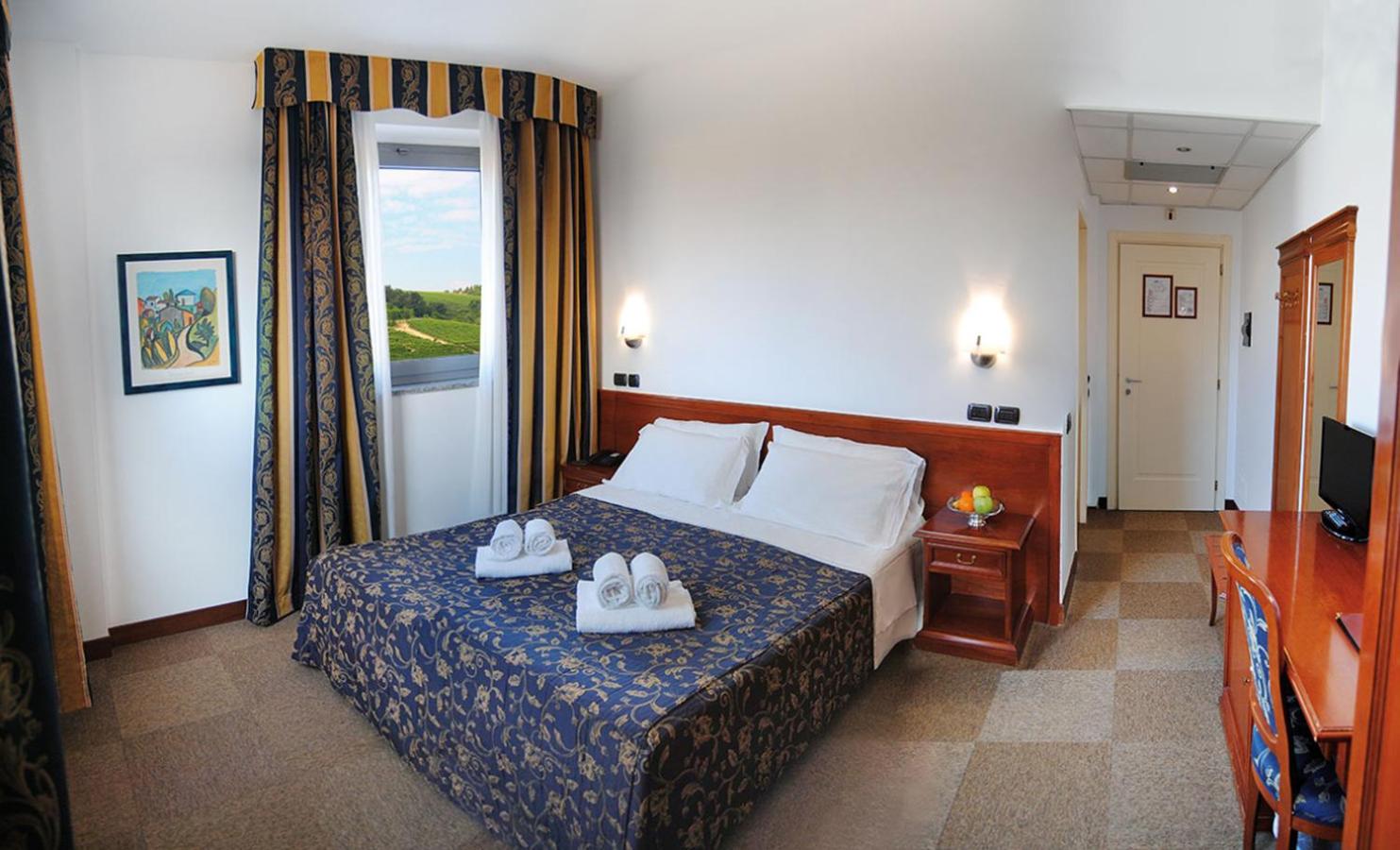 Double or Twin Room - Photo 1