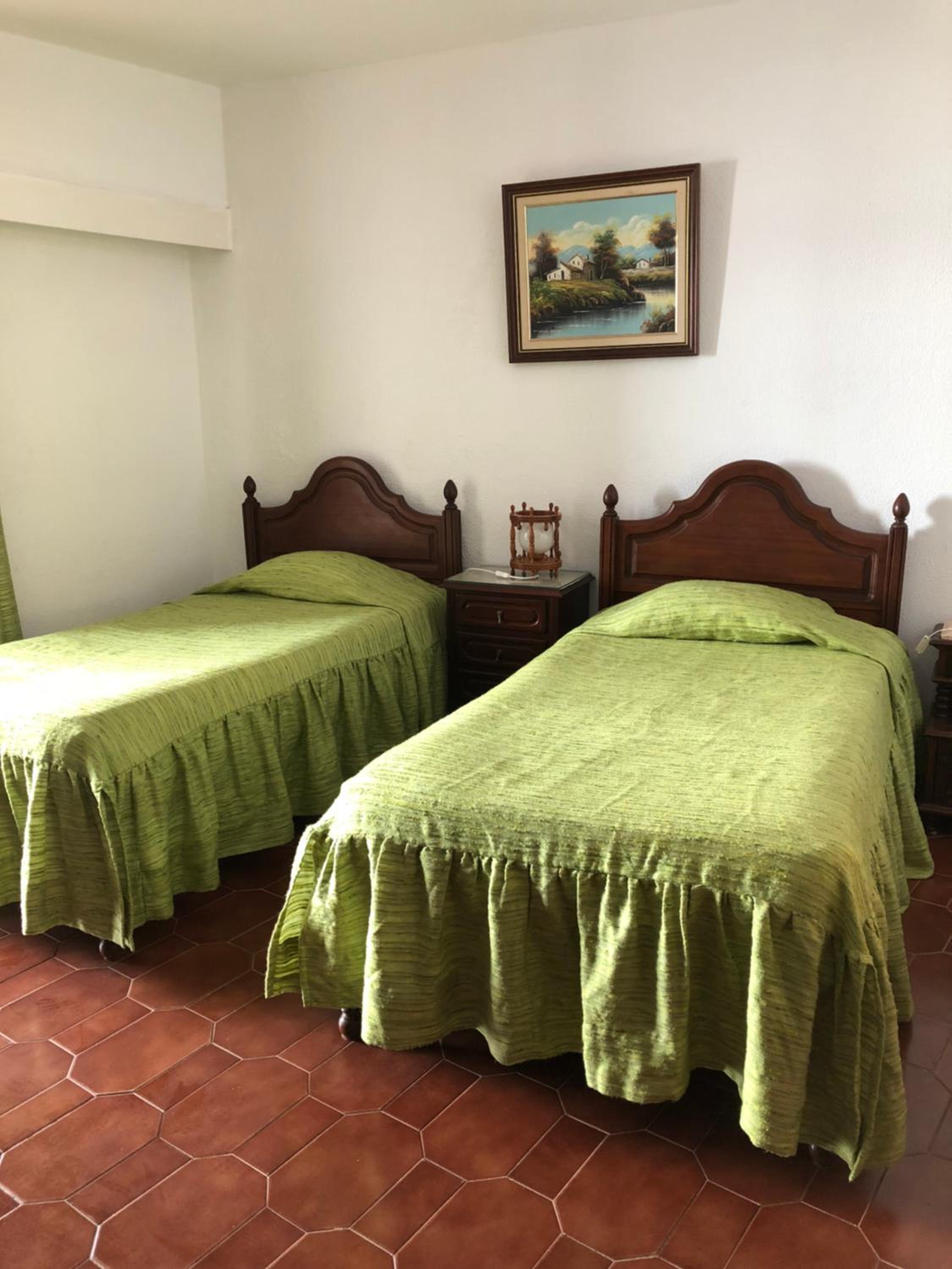 Standard Twin Room with Shared Bathroom photo 3