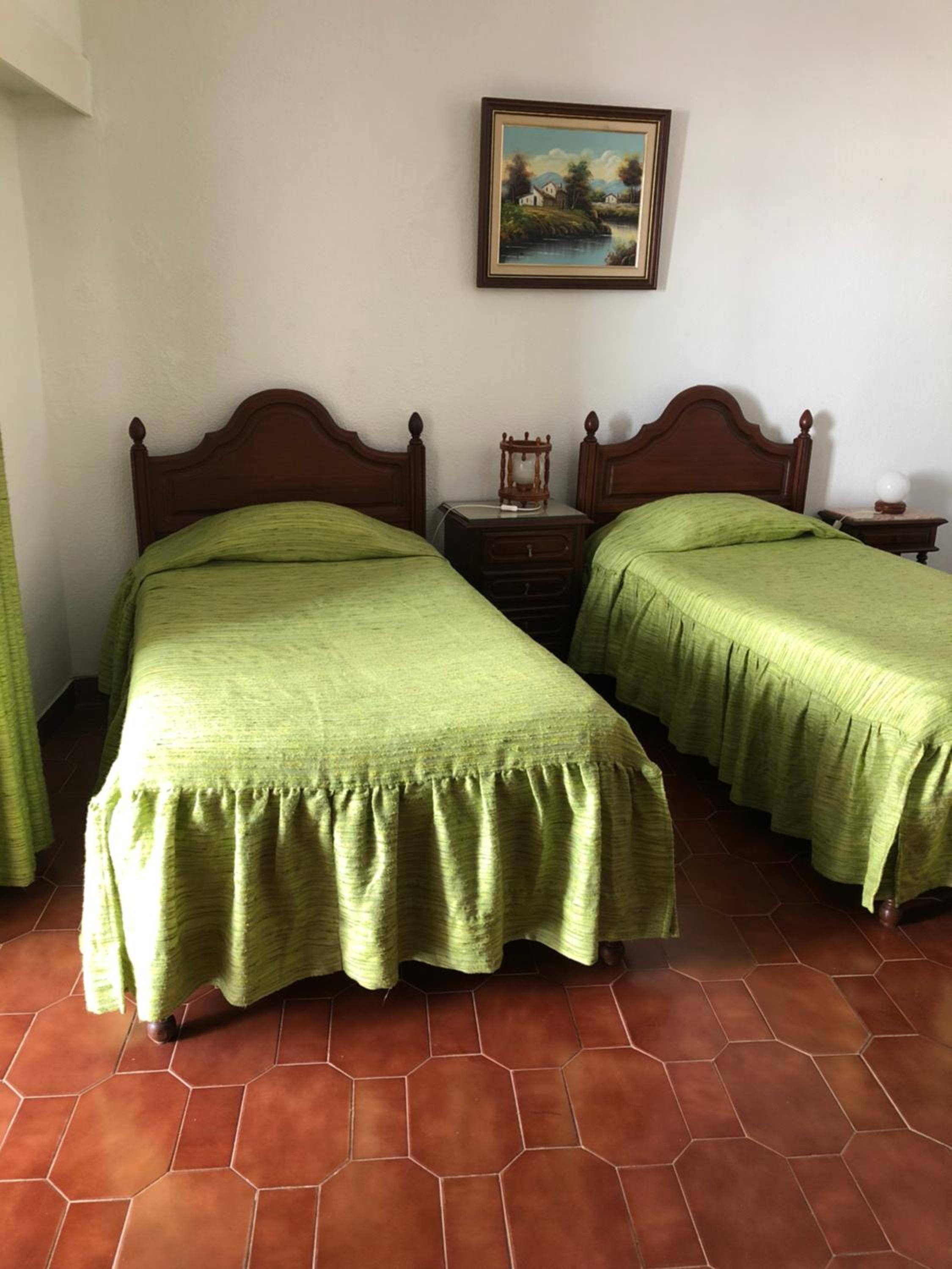 Standard Twin Room with Shared Bathroom photo 1