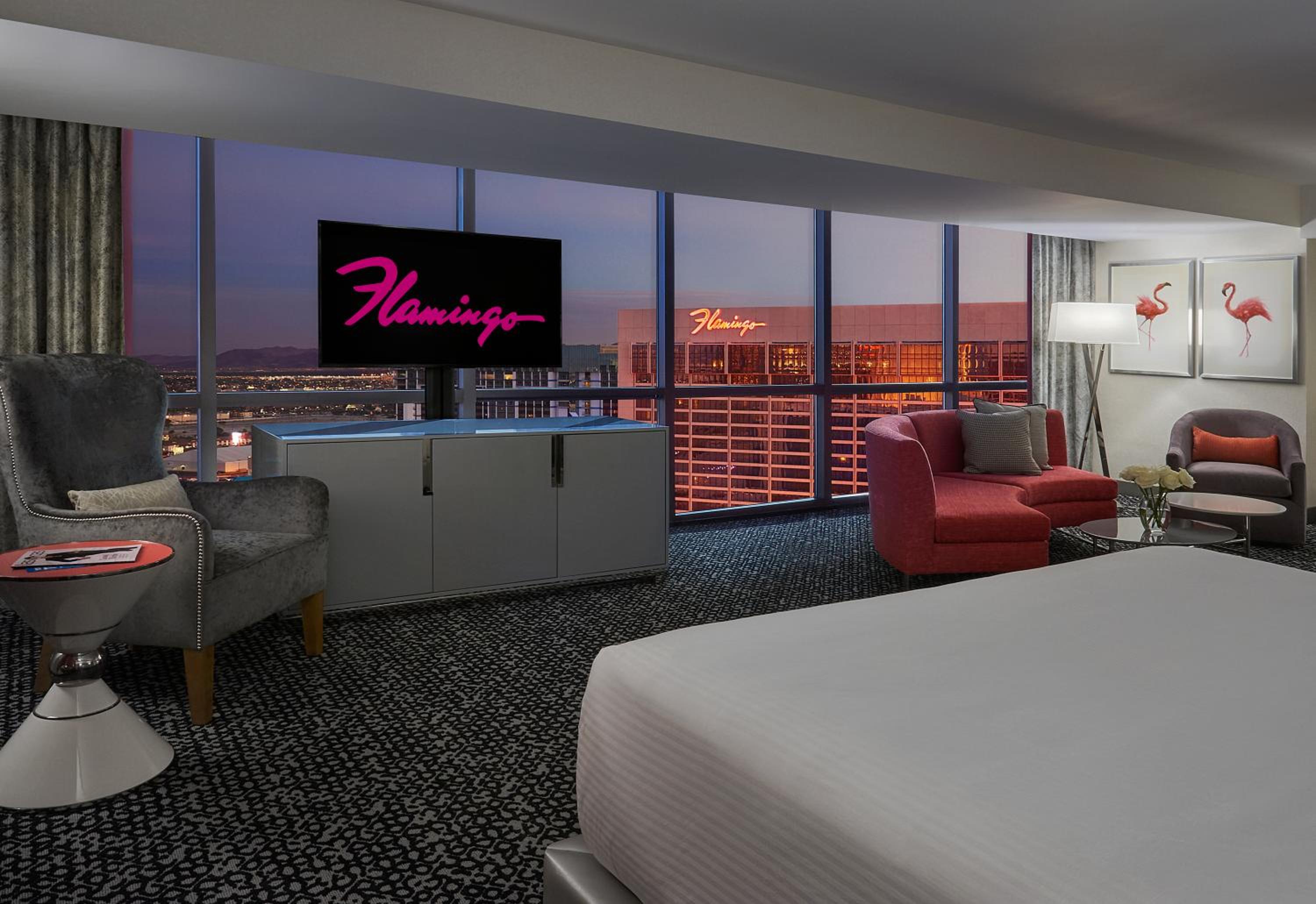 Flamingo Studio Suite, 1 King , Non-Smoking photo 2