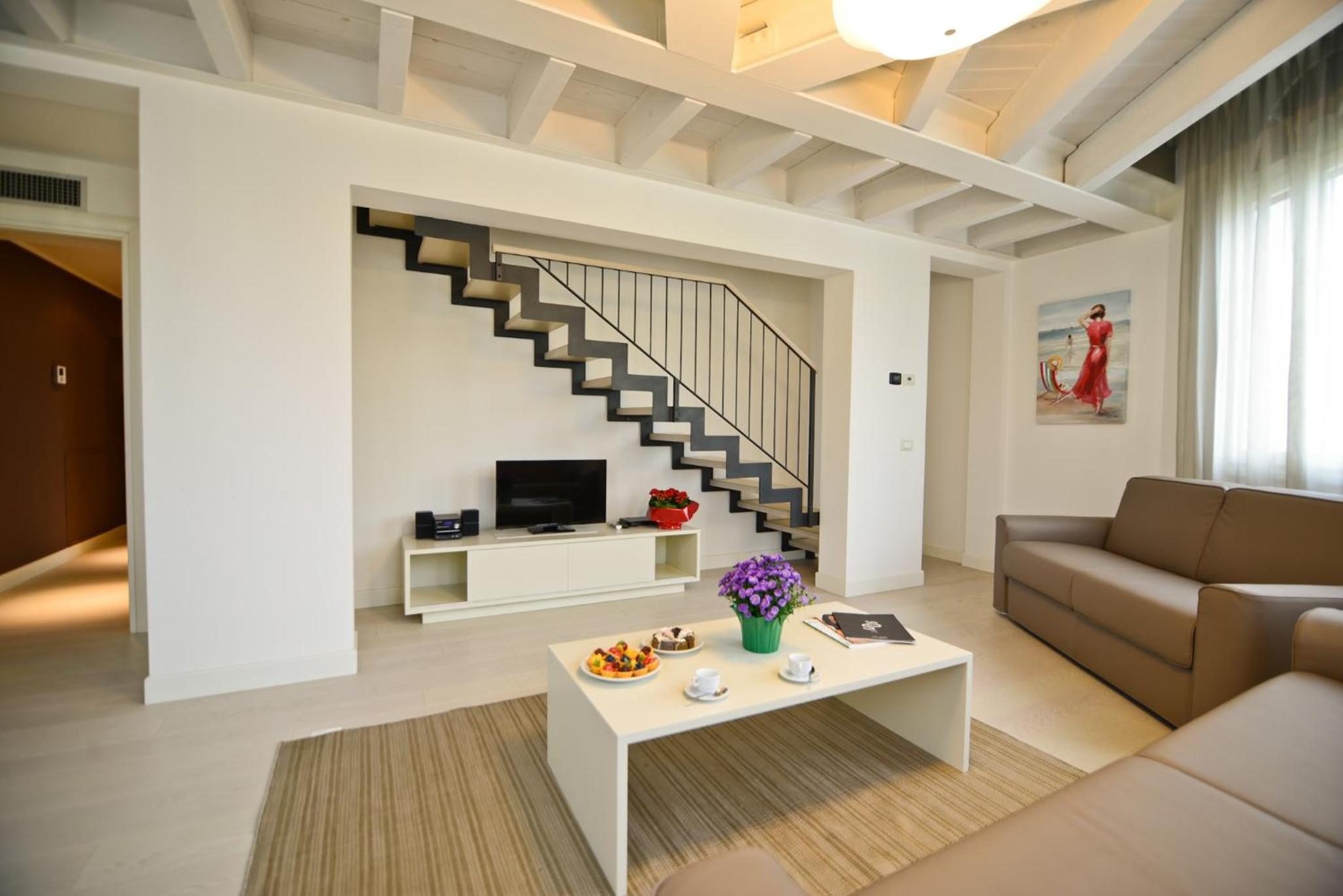 Apartment photo 1