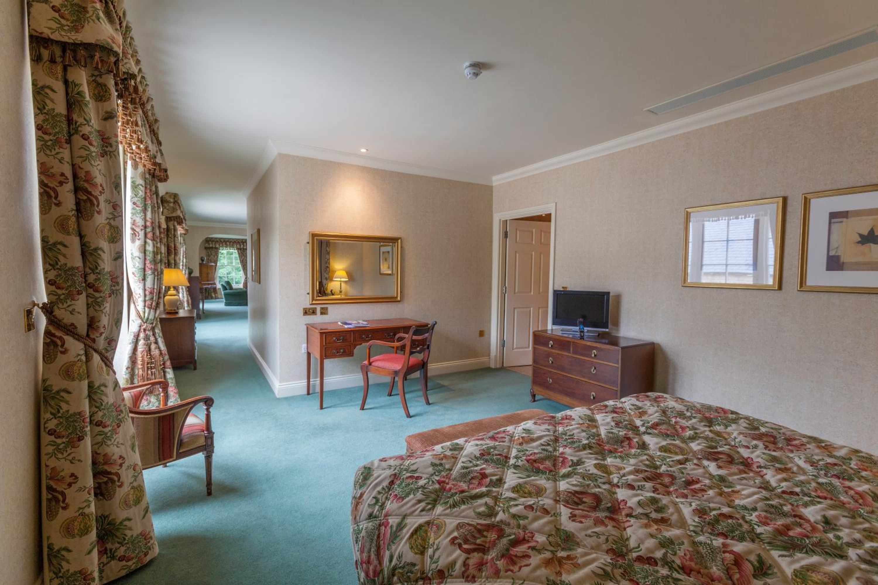 Parkland Suite photo 3