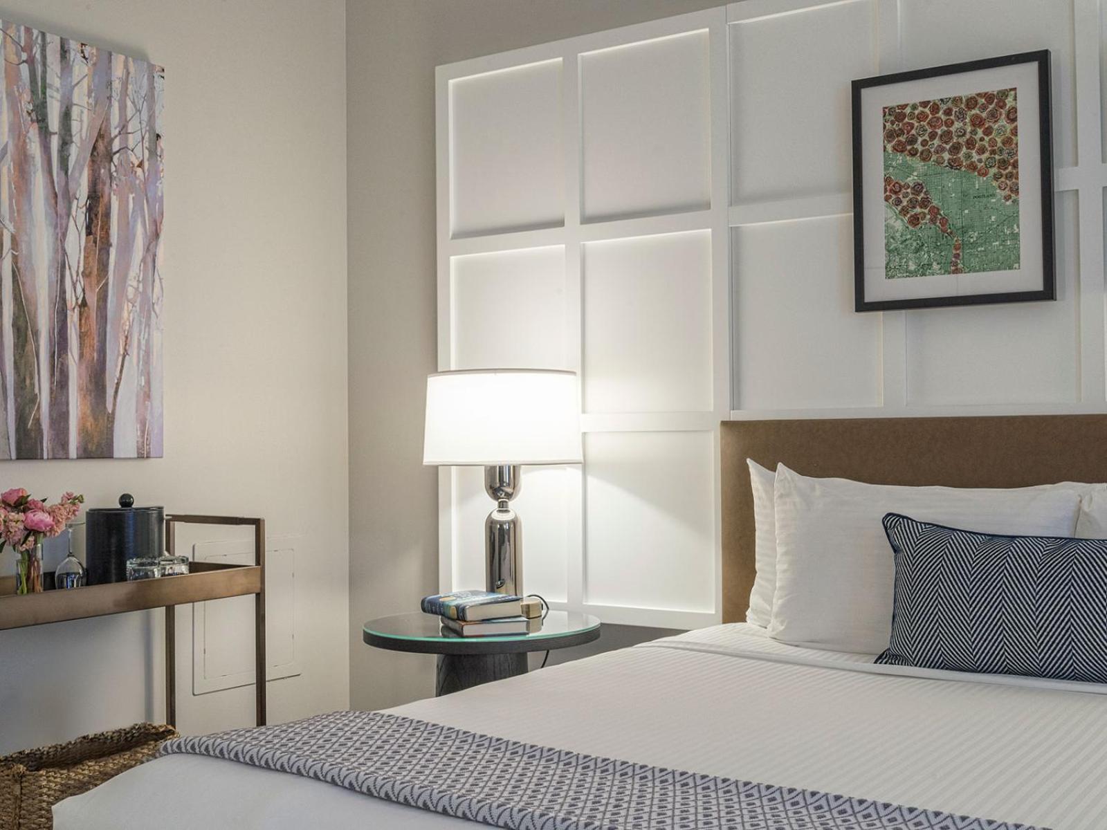 Queen Guestroom - Photo 3