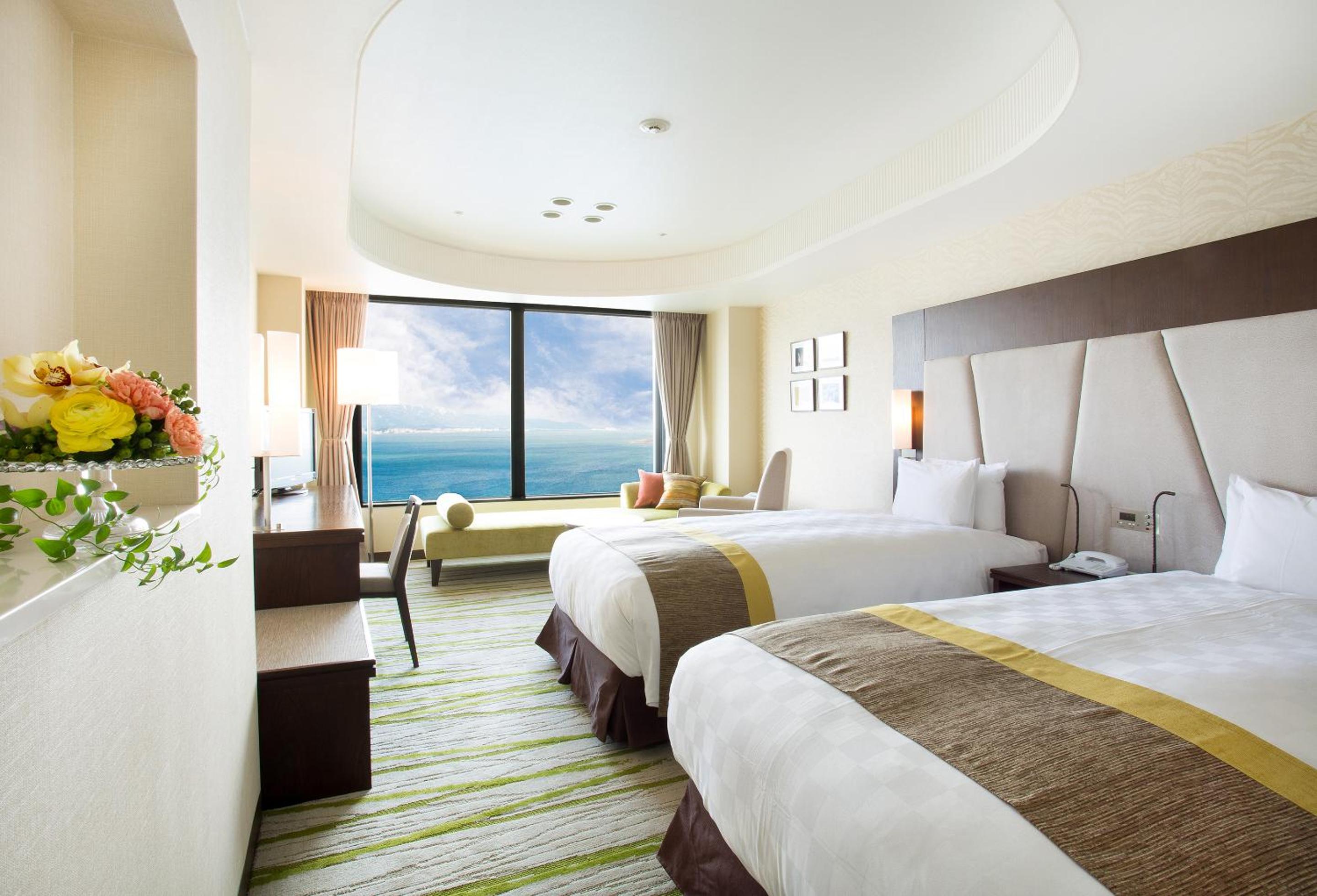 Executive Twin Room 33F 35F - Non-Smoking - Photo 4