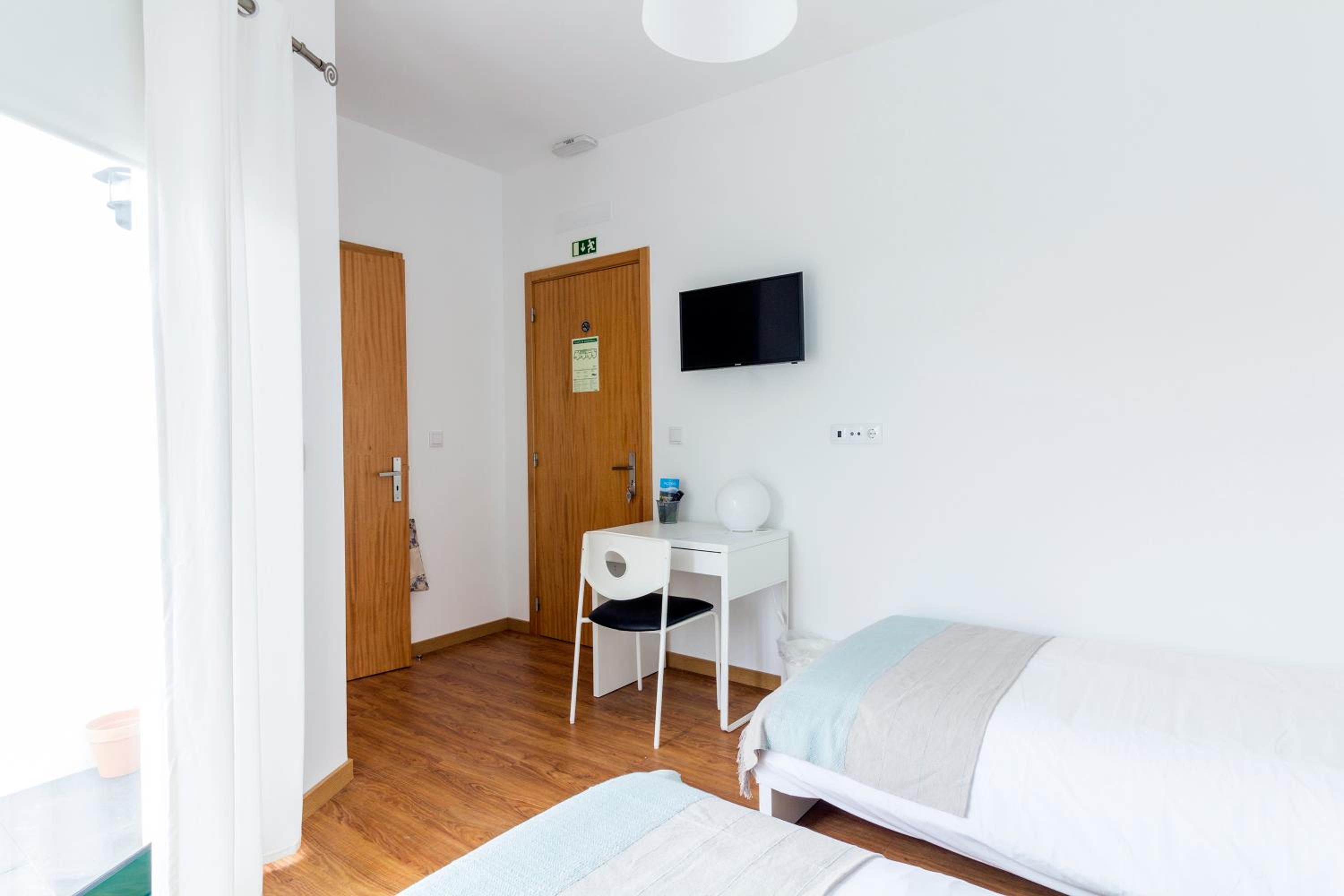 Double or Twin Room with Private Bathroom photo 2