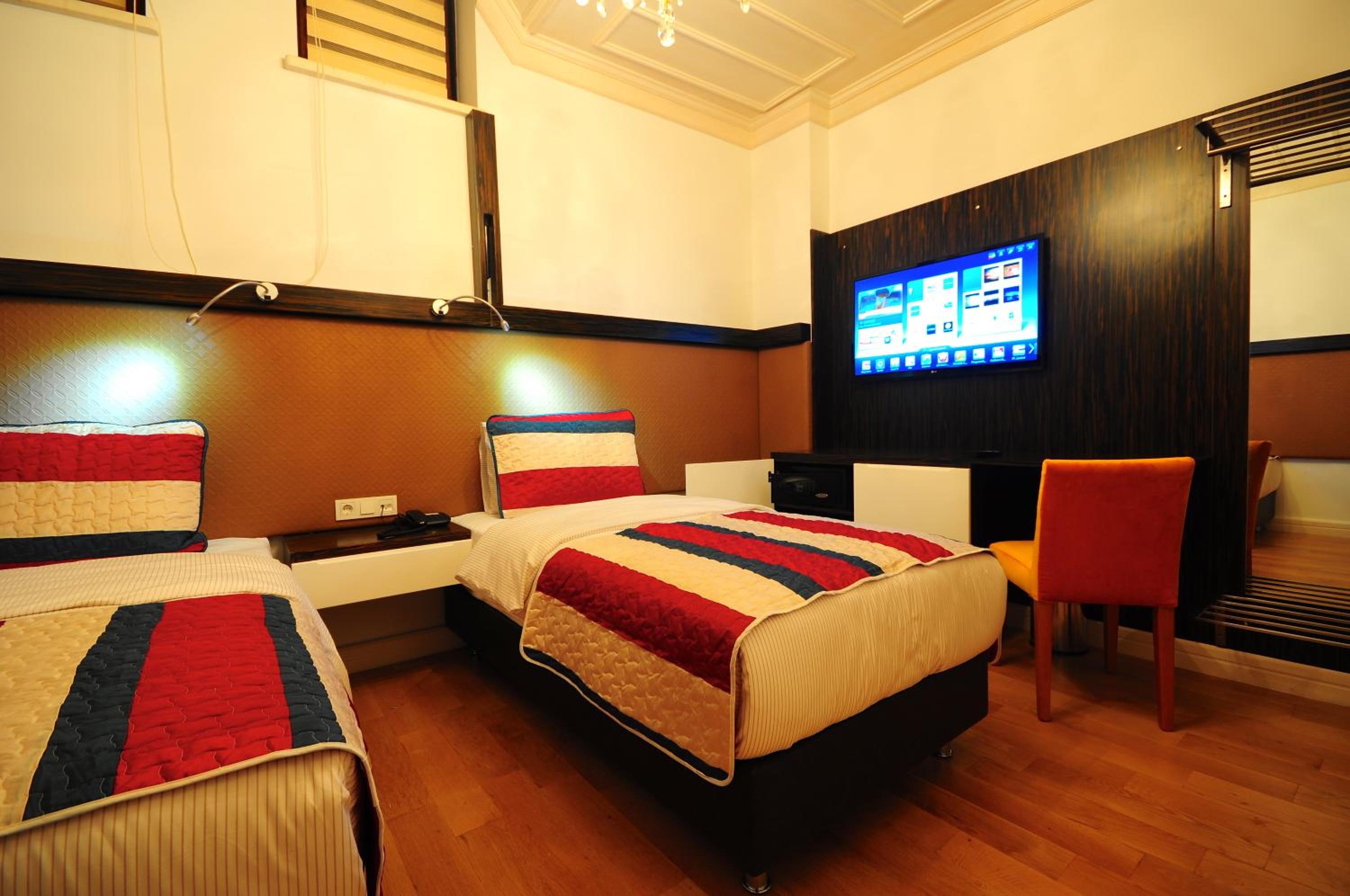 Double or Twin Room - Basement photo 2