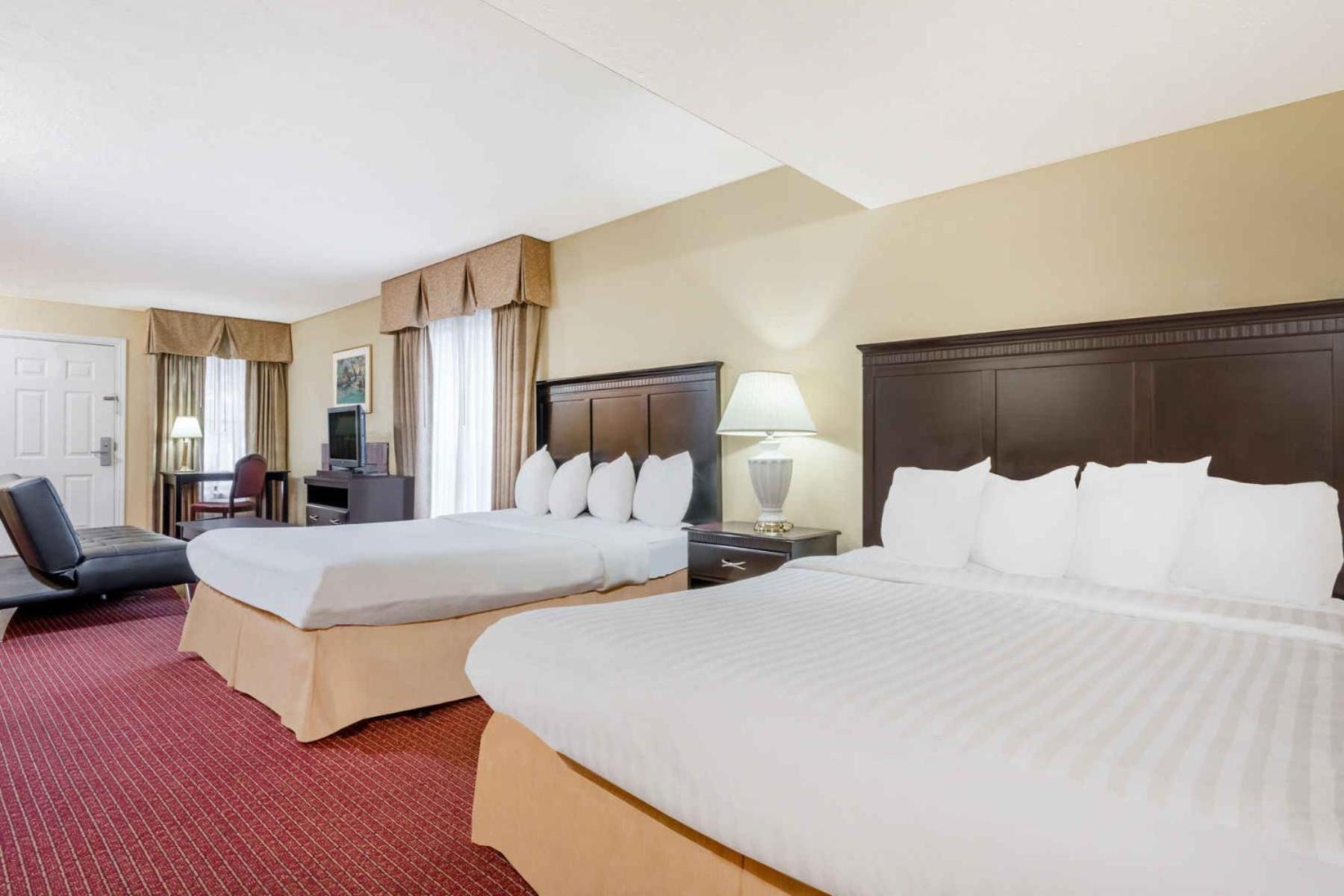 Executive Studio Suite with Two Queen Beds - Non-Smoking