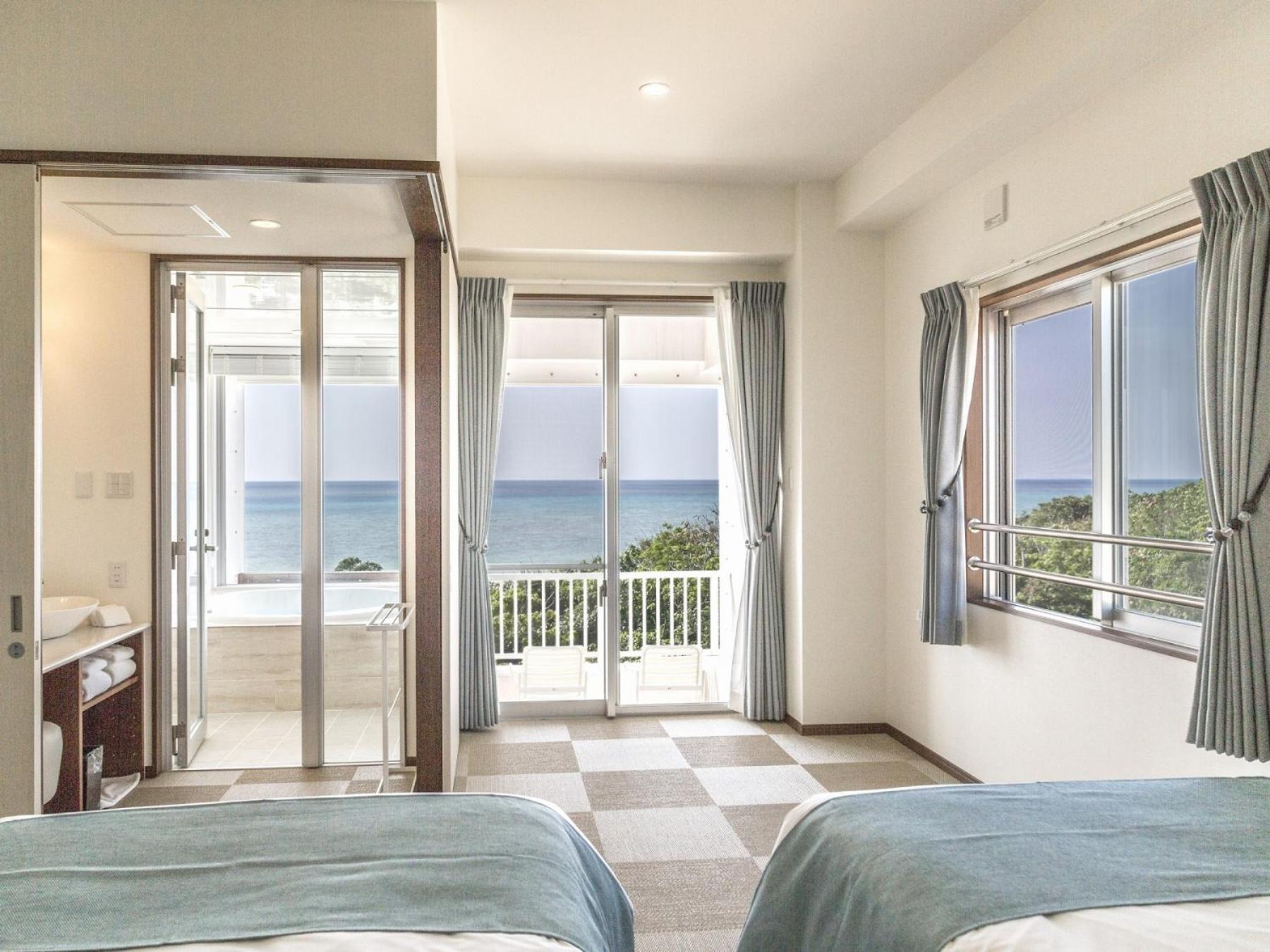 Twin Room with Sea View photo 3
