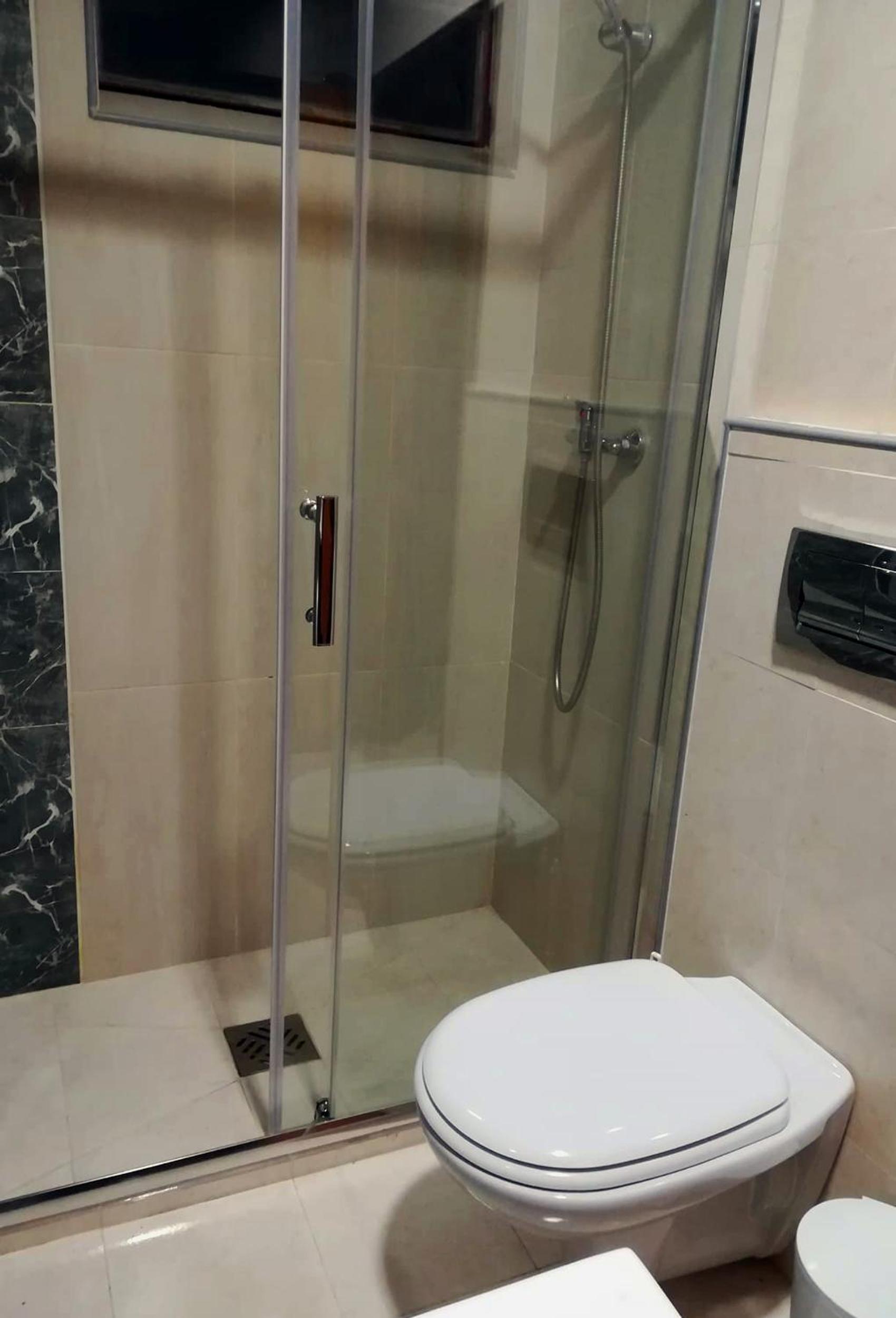 Suite - Photo 10