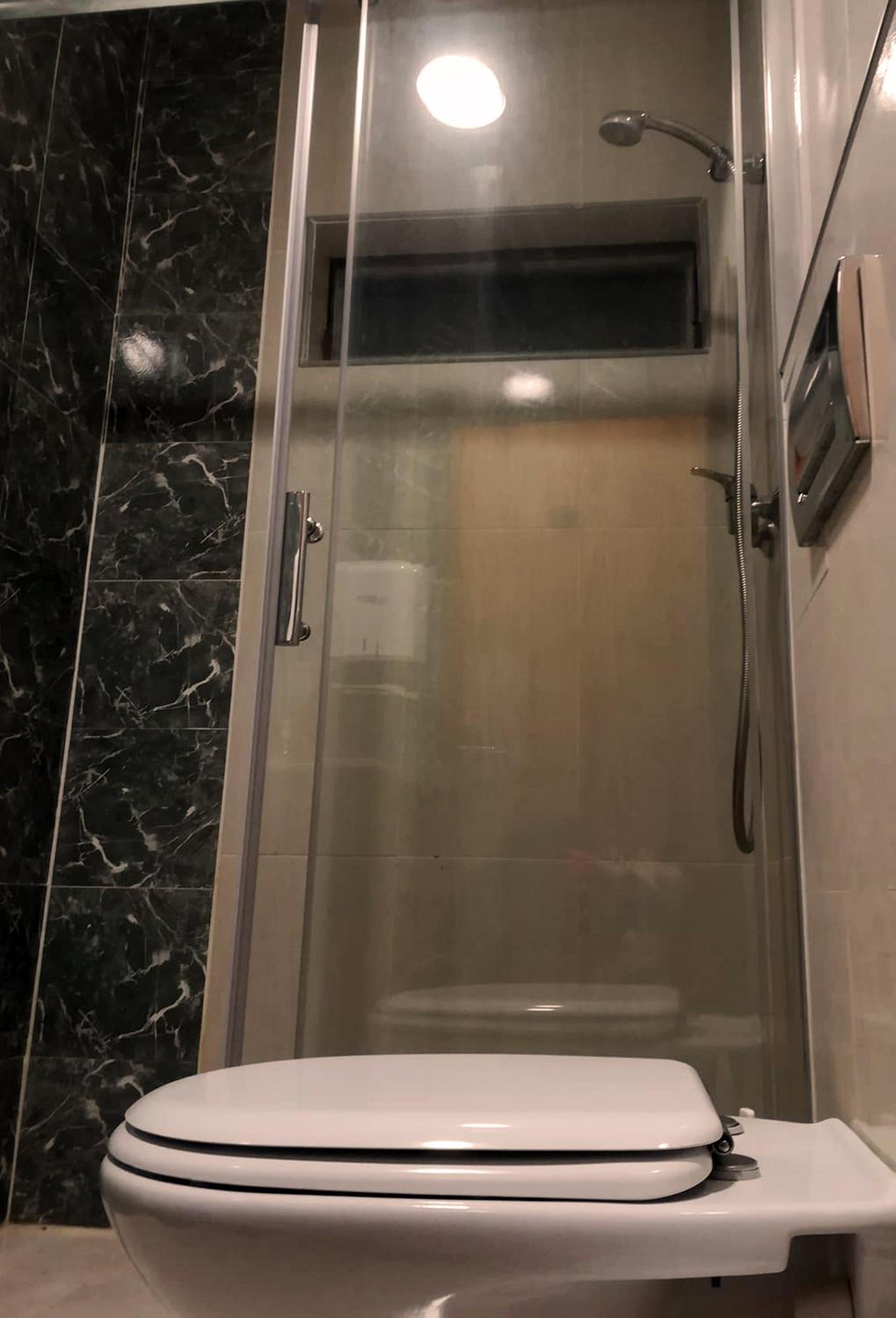 Suite - Photo 11