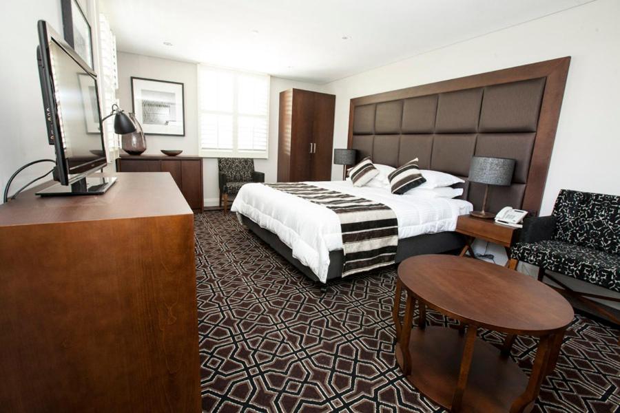 Luxury Queen Suite with Balcony