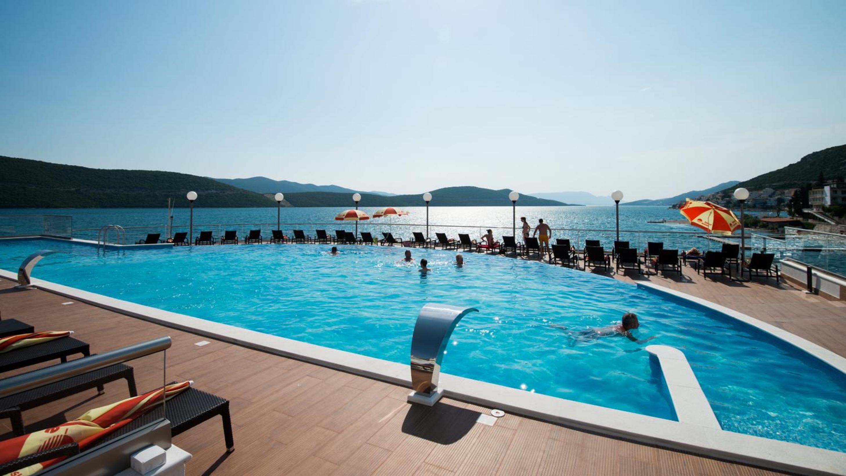 Standard Double or Twin Room with Sea View photo 2