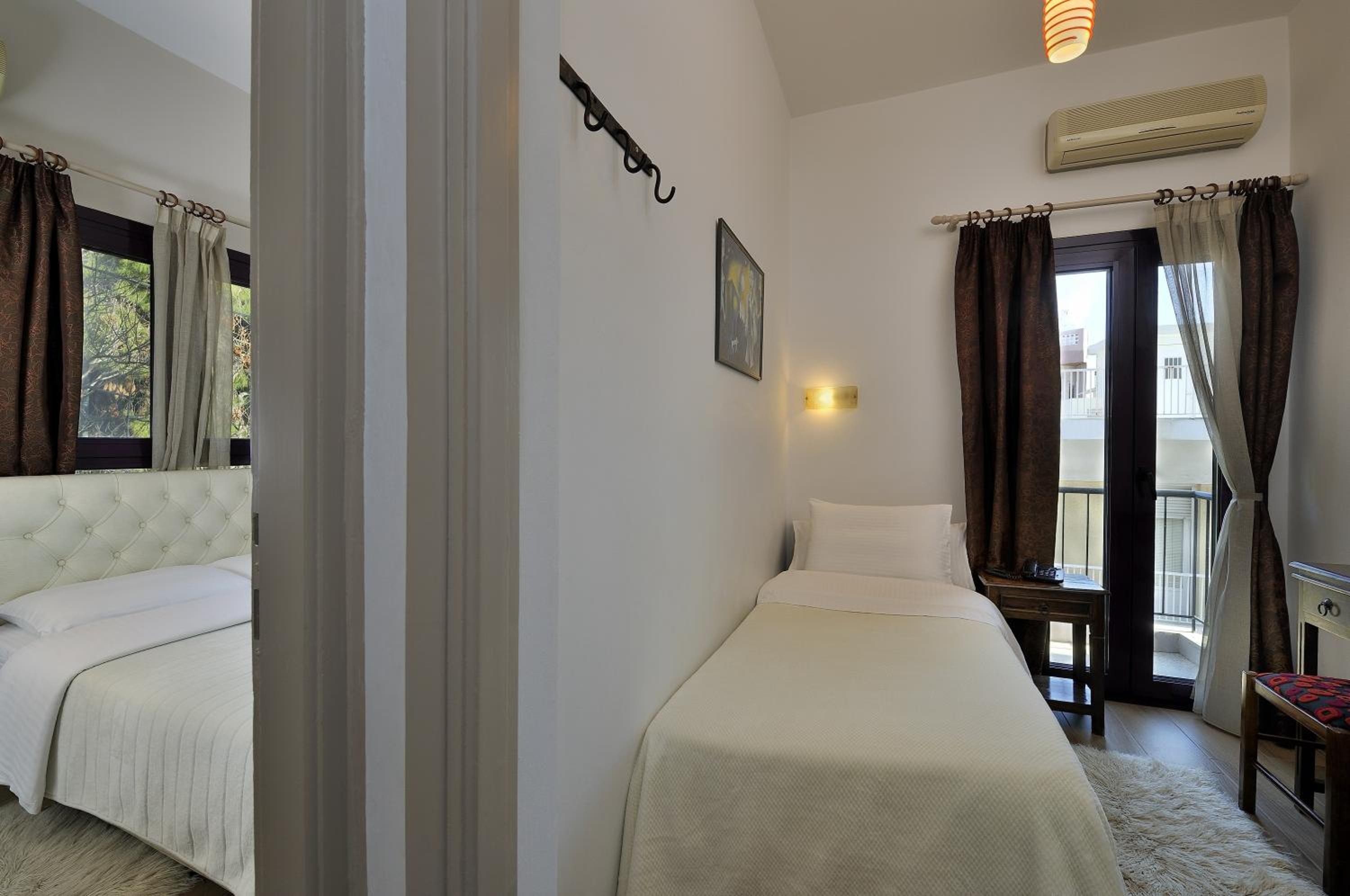 Standard Triple Room photo 2