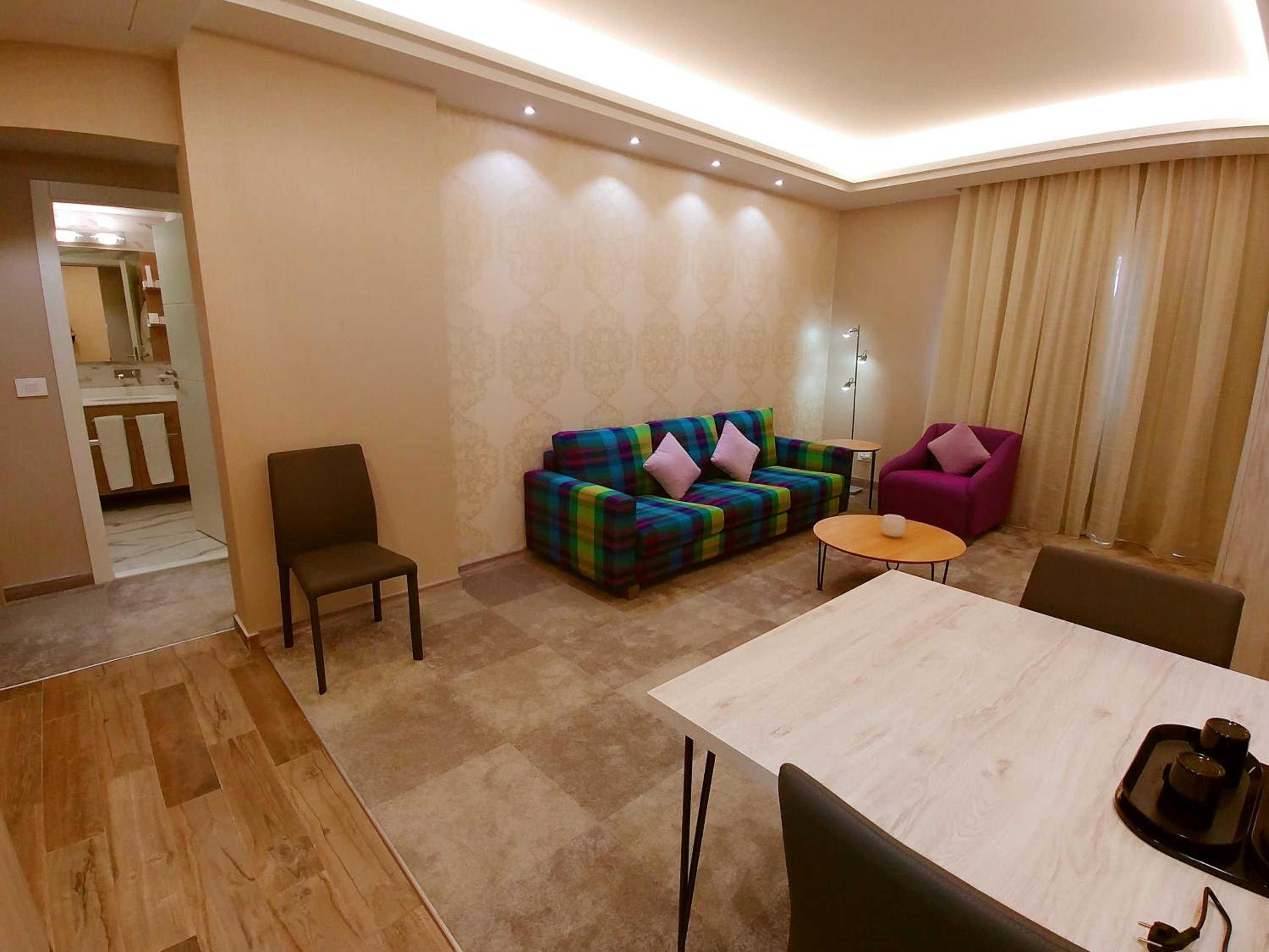 Senior Suite