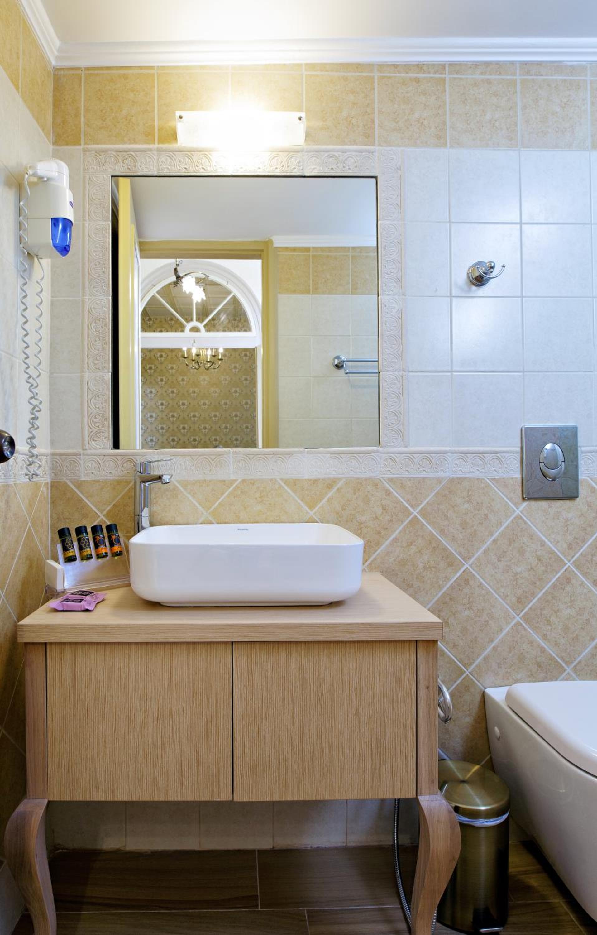 Superior Double or Twin Room - Photo 6
