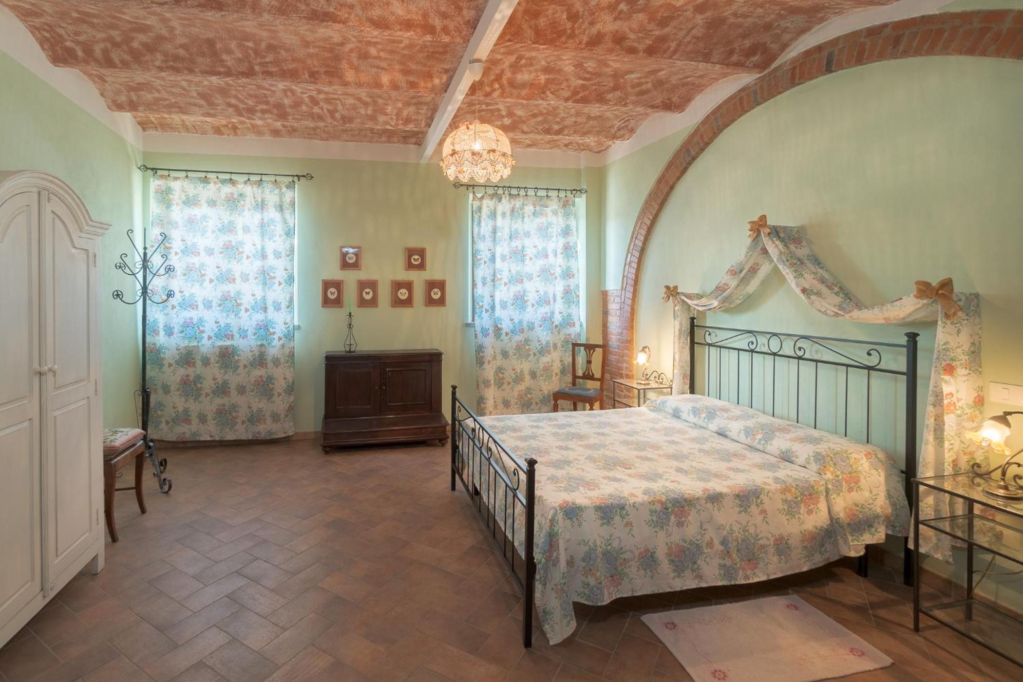 Two-Bedroom Apartment (4 Adults)